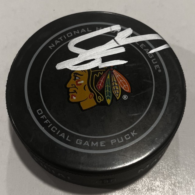 SAM RINZEL SIGNED CHICAGO BLACKHAWKS OFFICIAL GAME HOCKEY PUCK W/ CASE COA