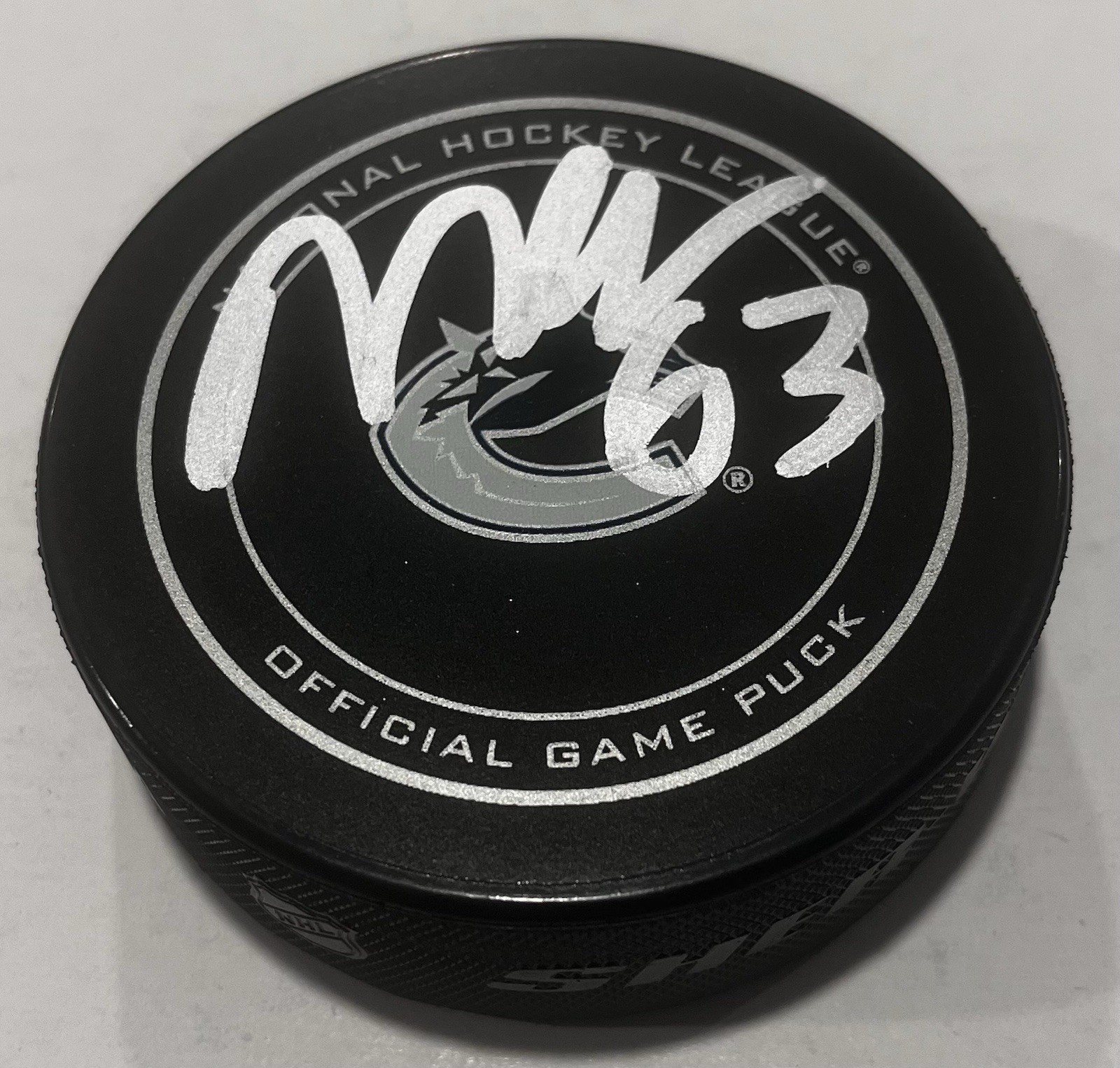 MAX SASSON SIGNED VANCOUVER CANUCKS GAME HOCKEY PUCK W/ CASE COA