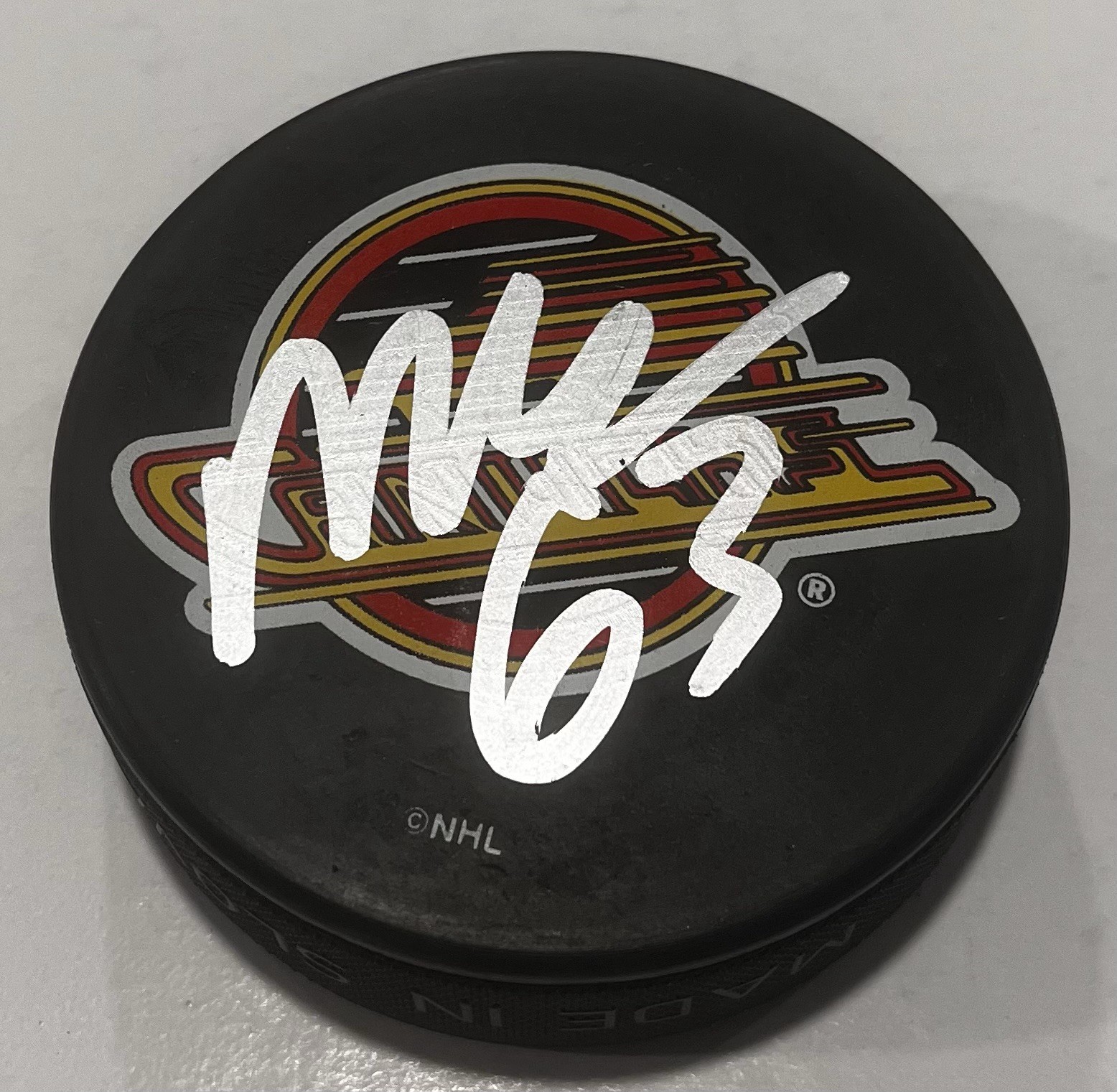 MAX SASSON SIGNED VANCOUVER CANUCKS HOCKEY PUCK W/ CASE COA