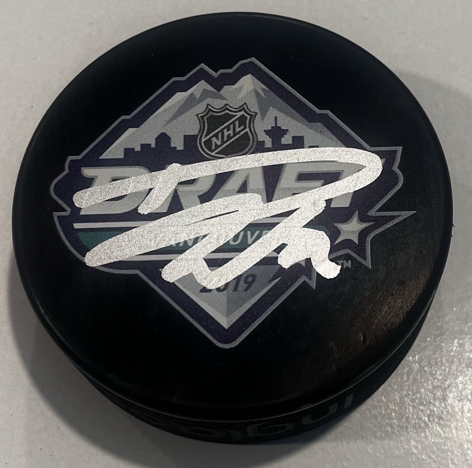 DUSTIN WOLF SIGNED CALGARY FLAMES 2019 NHL DRAFT HOCKEY PUCK W/ CASE COA