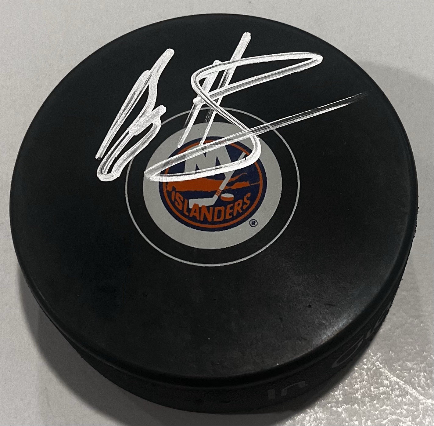 BO HORVAT SIGNED NEW YORK ISLANDERS HOCKEY PUCK W/ CASE COA