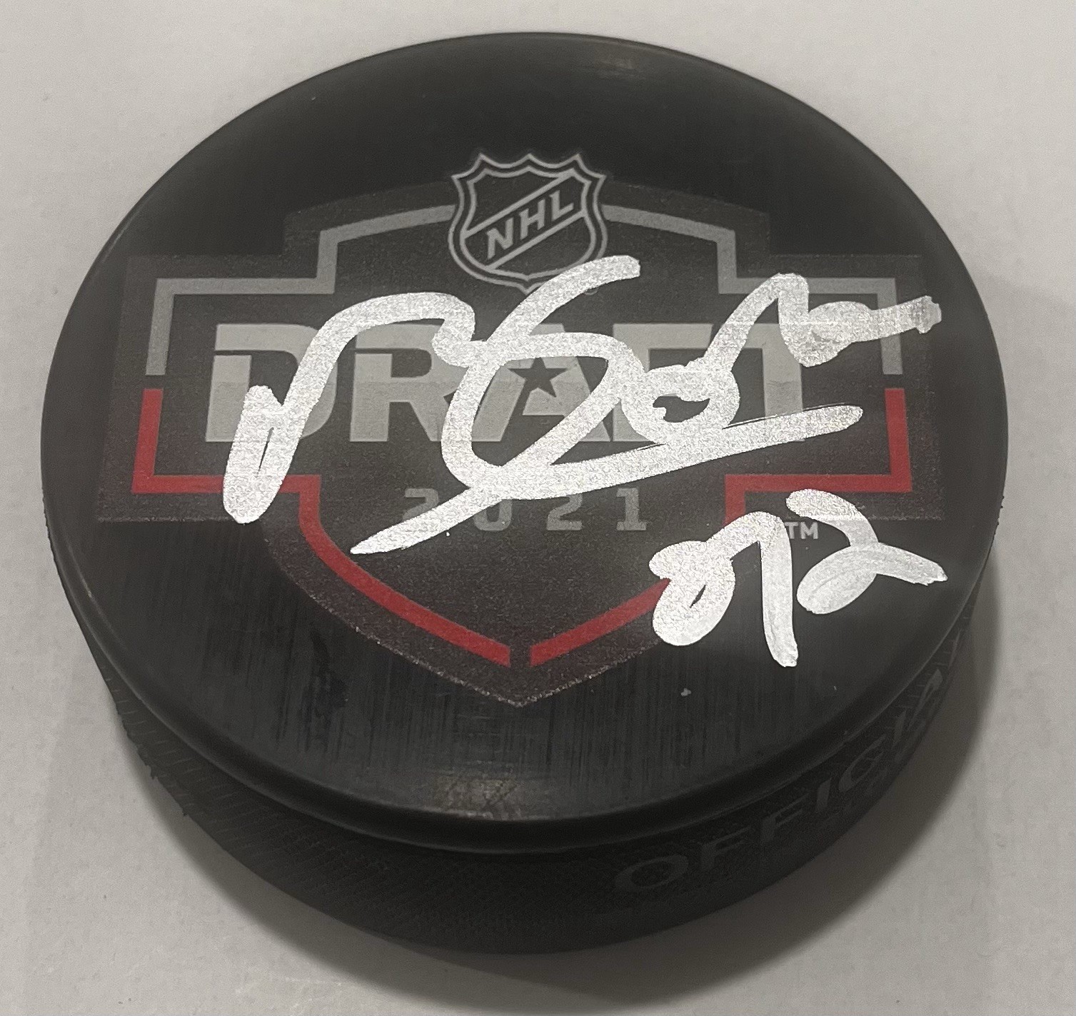 BRANDT CLARKE SIGNED LOS ANGELES KINGS 2021 NHL DRAFT HOCKEY PUCK W/ CASE COA