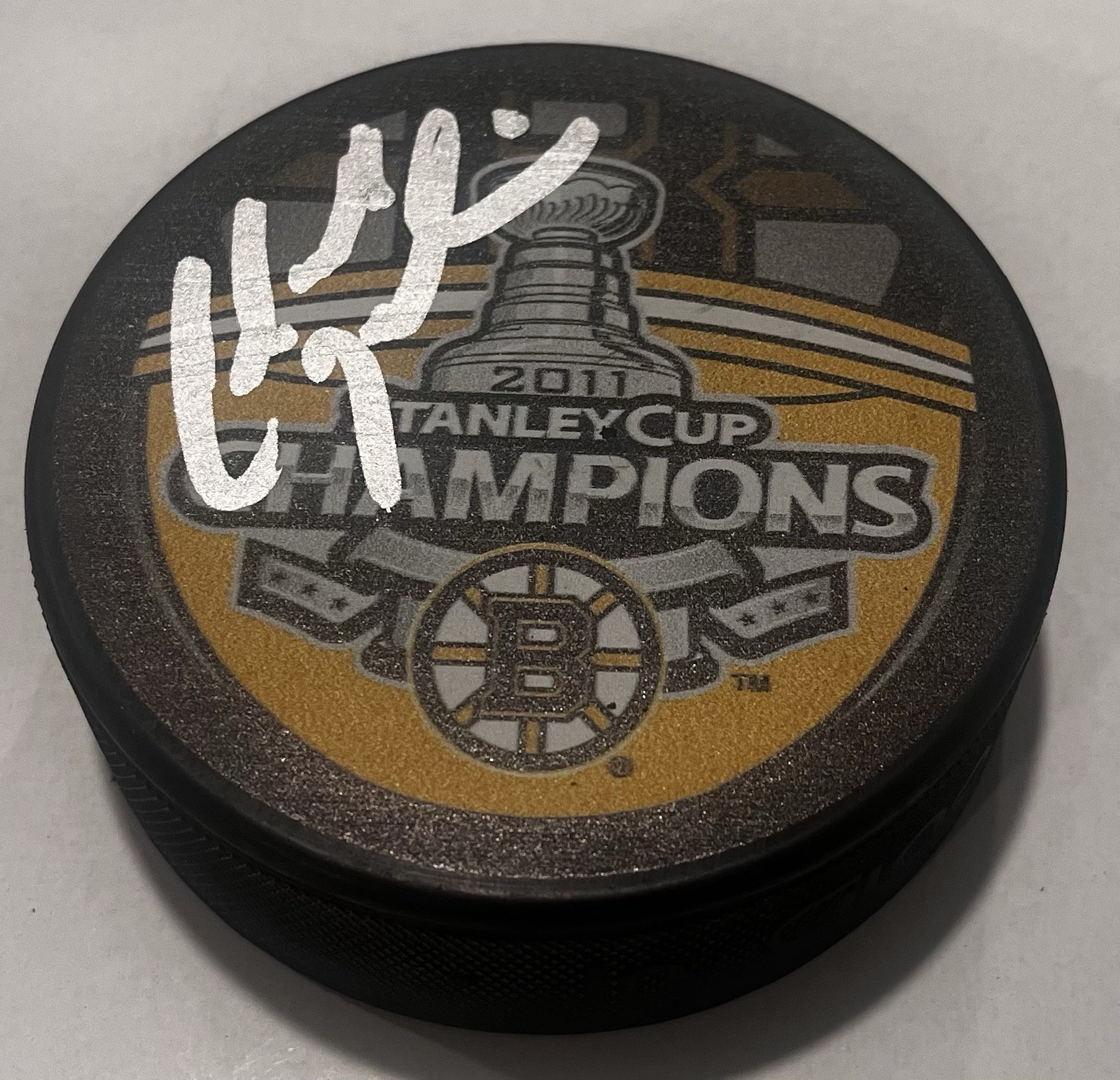 CLAUDE JULIEN SIGNED BOSTON BRUINS 2011 STANLEY CUP HOCKEY PUCK W/ CASE COA