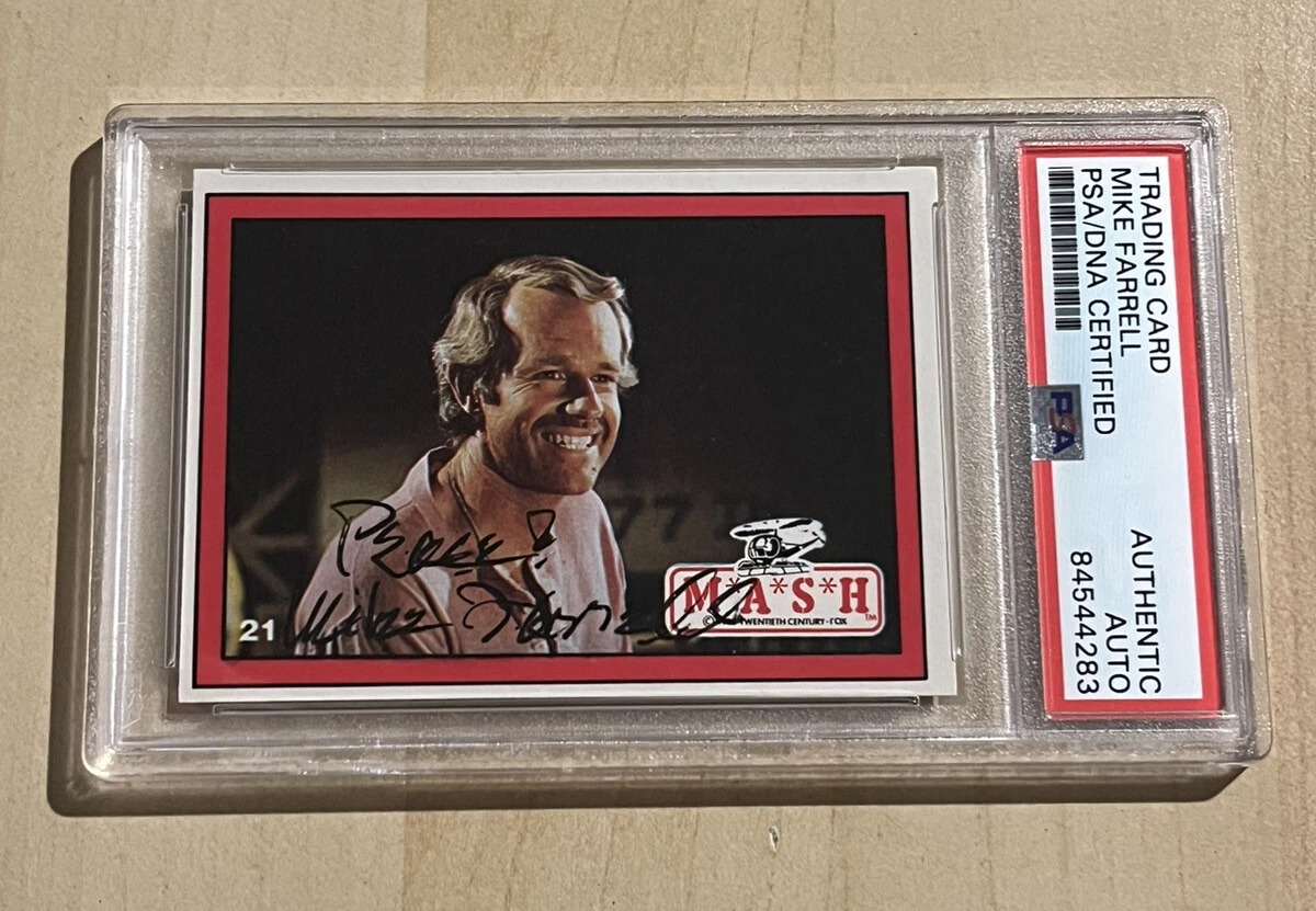 Mike Farrell Hand Signed AUTO 1982 MASH ROOKIE RC CARD #21 PSA/DNA