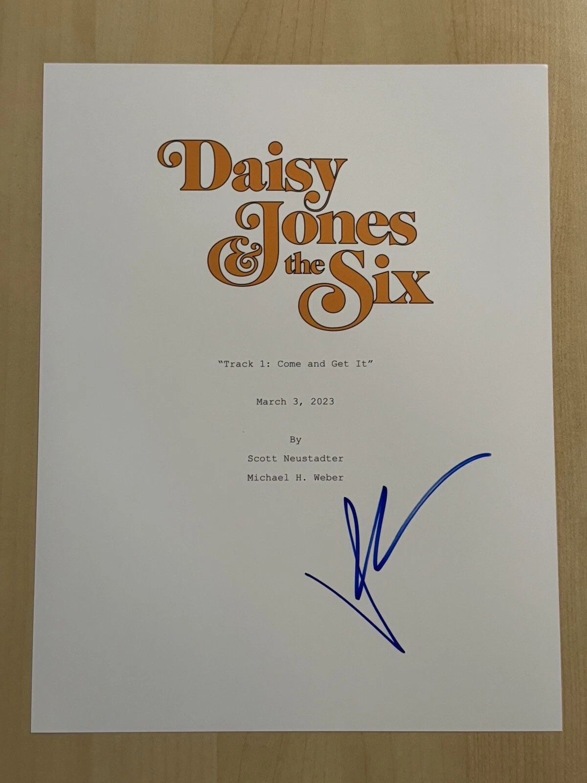 RILEY KEOUGH SIGNED SCRIPT COVER ACTRESS AUTOGRAPHED DAISY JONES AND THE SIX COA