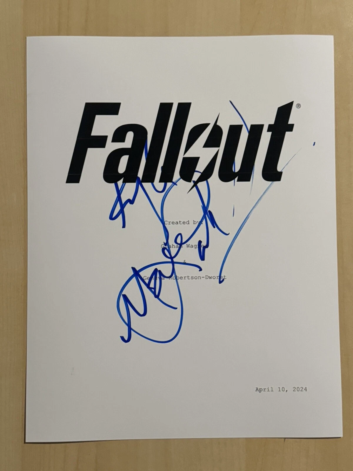 KYLE MACLACHLAN SIGNED SCRIPT COVER ACTOR AUTOGRAPHED FALLOUT SHOW STAR COA