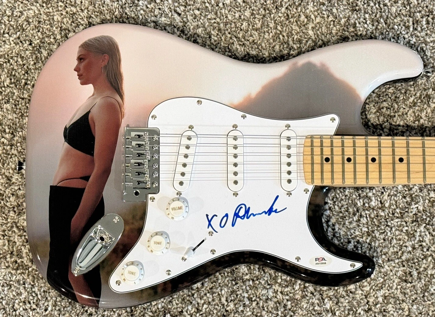 PHOEBE BRIDGERS SIGNED CUSTOM GUITAR SEXY FOLK MUSIC STAR AUTOGRAPHED PSA COA