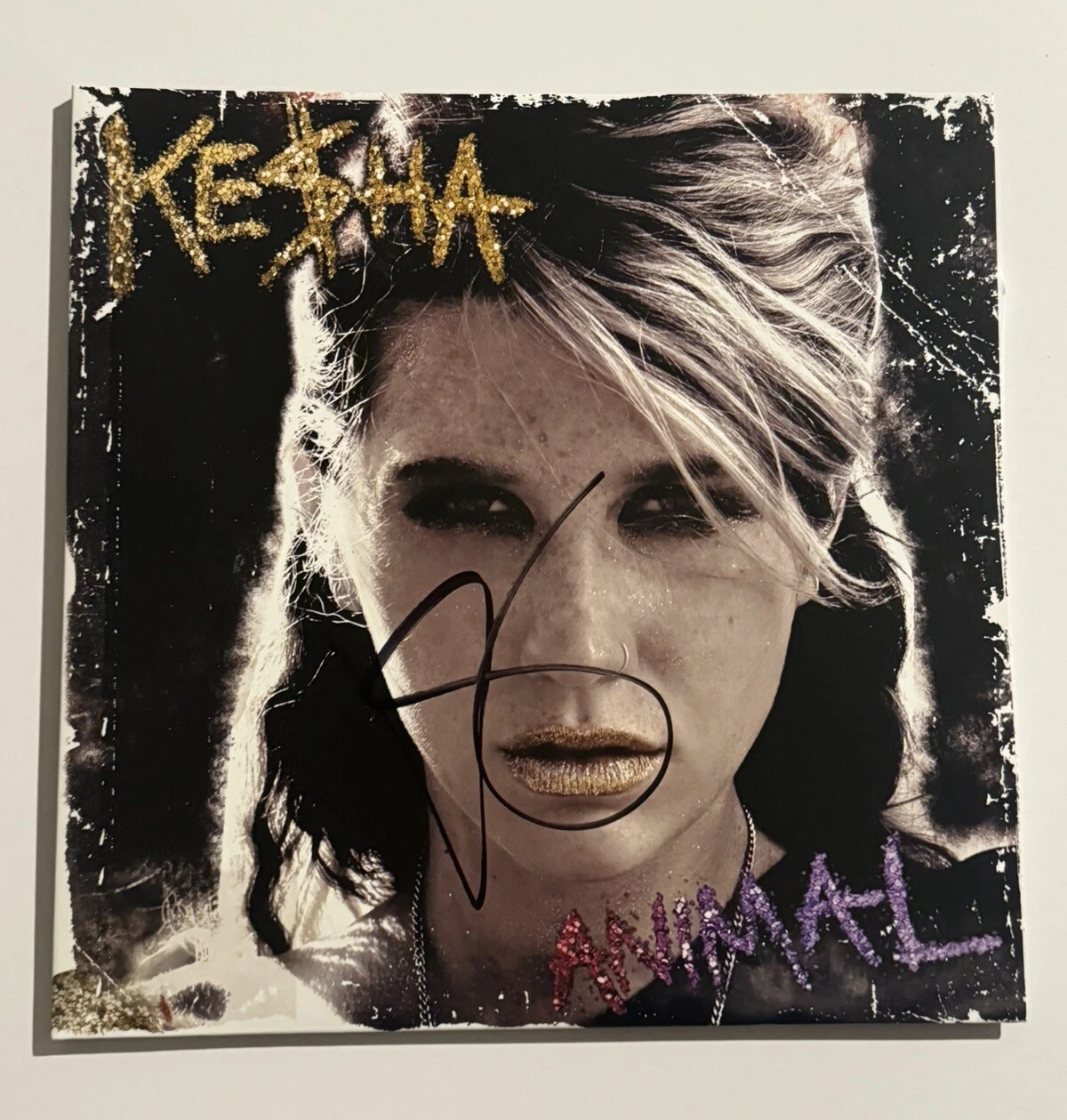 KESHA HAND SIGNED ANIMAL LP VINYL RECORD ALBUM SEXY SINGER RARE COA