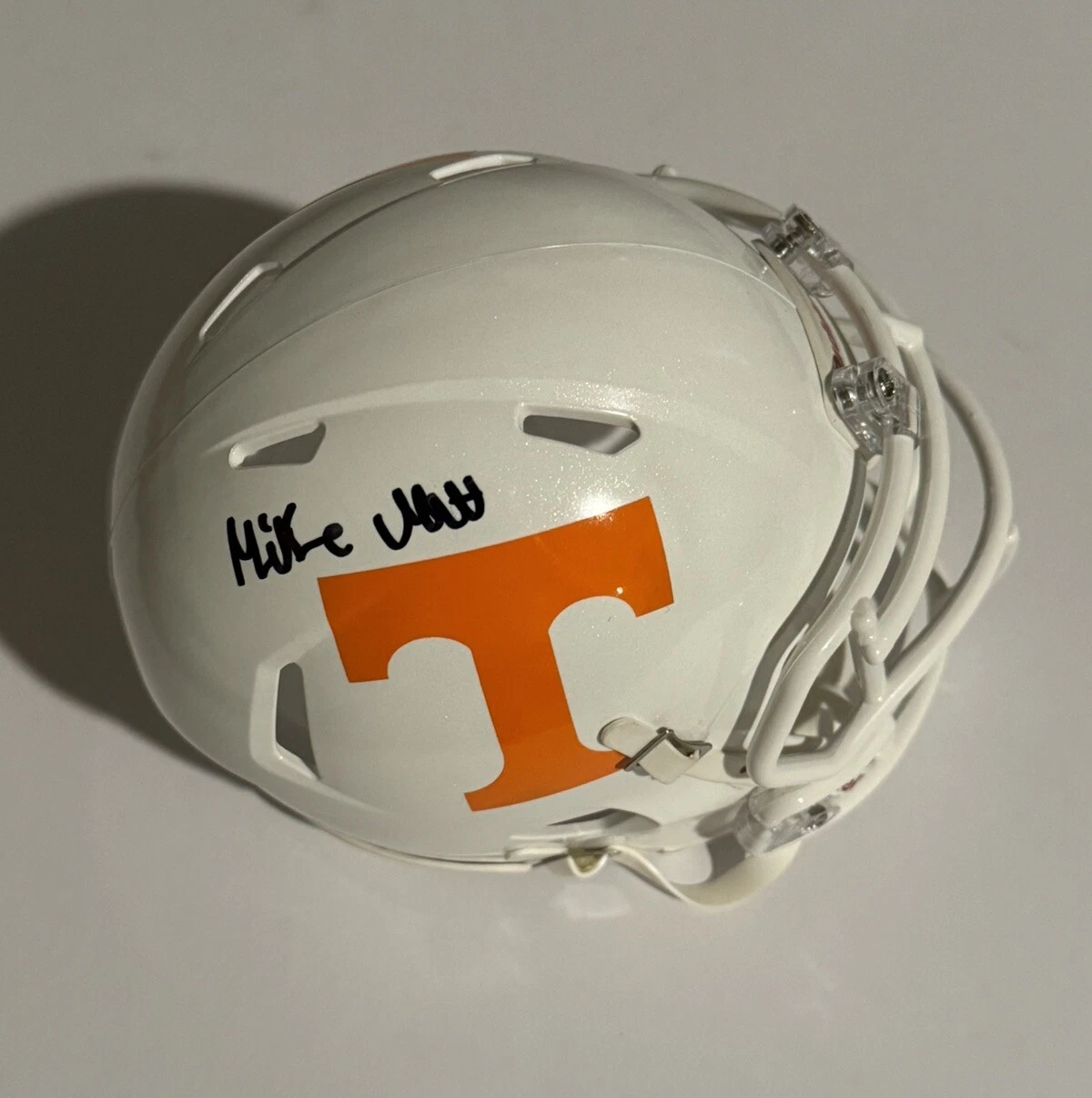 MIKE MATTHEWS HAND SIGNED MINI HELMET AUTOGRAPHED TENNESSEE VOLUNTEERS STAR COA
