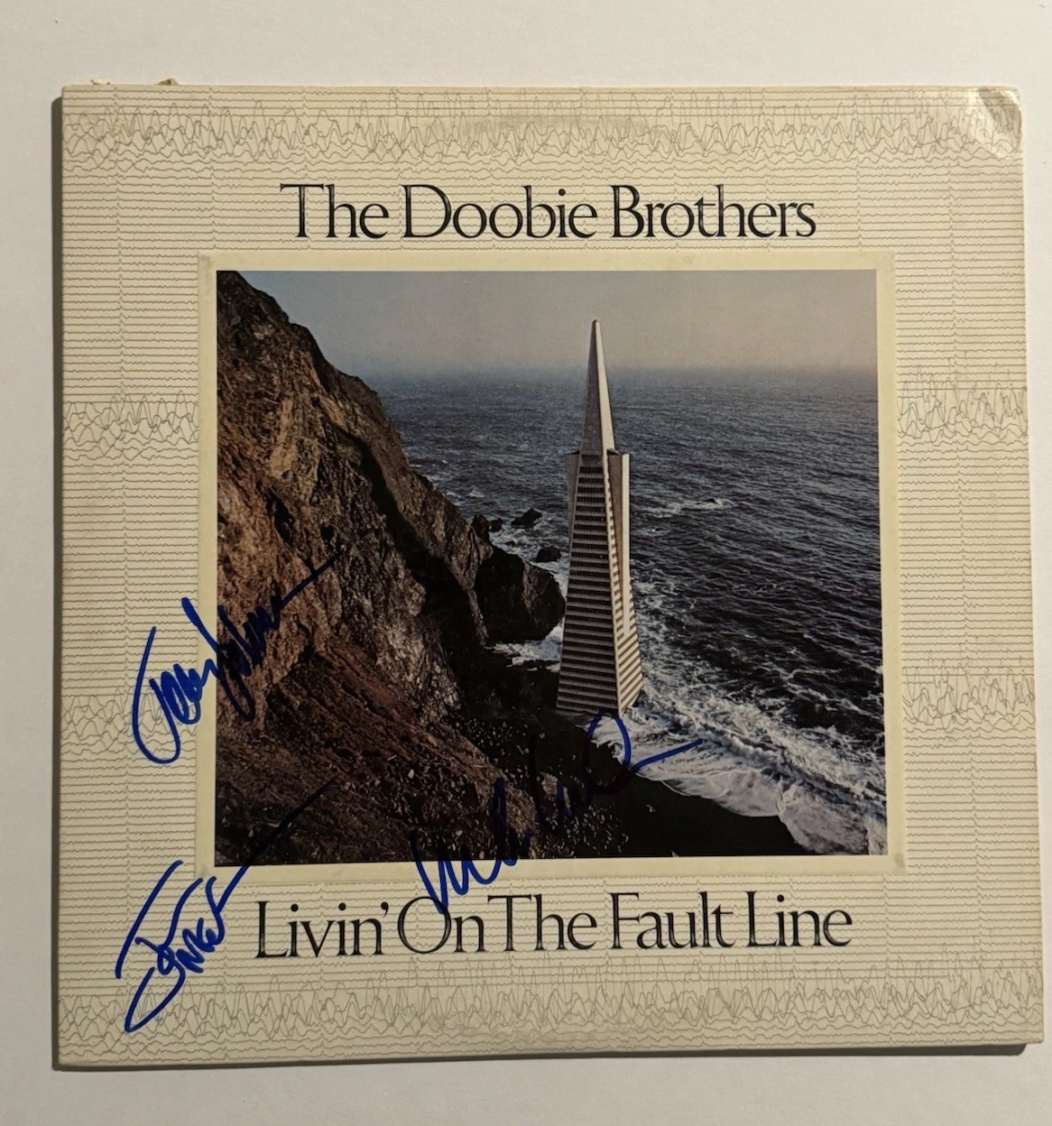 THE DOOBIE BROTHERS SIGNED VINYL RECORD AUTOGRAPHED MICHAEL MCDONALD +2 COA
