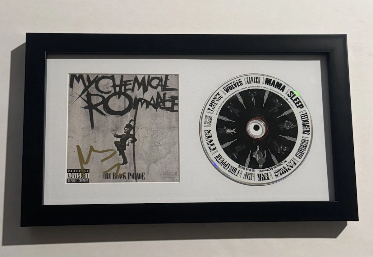 MY CHEMICAL ROMANCE BAND SIGNED WELCOME TO THE BLACK PARADE CD FRAMED COA