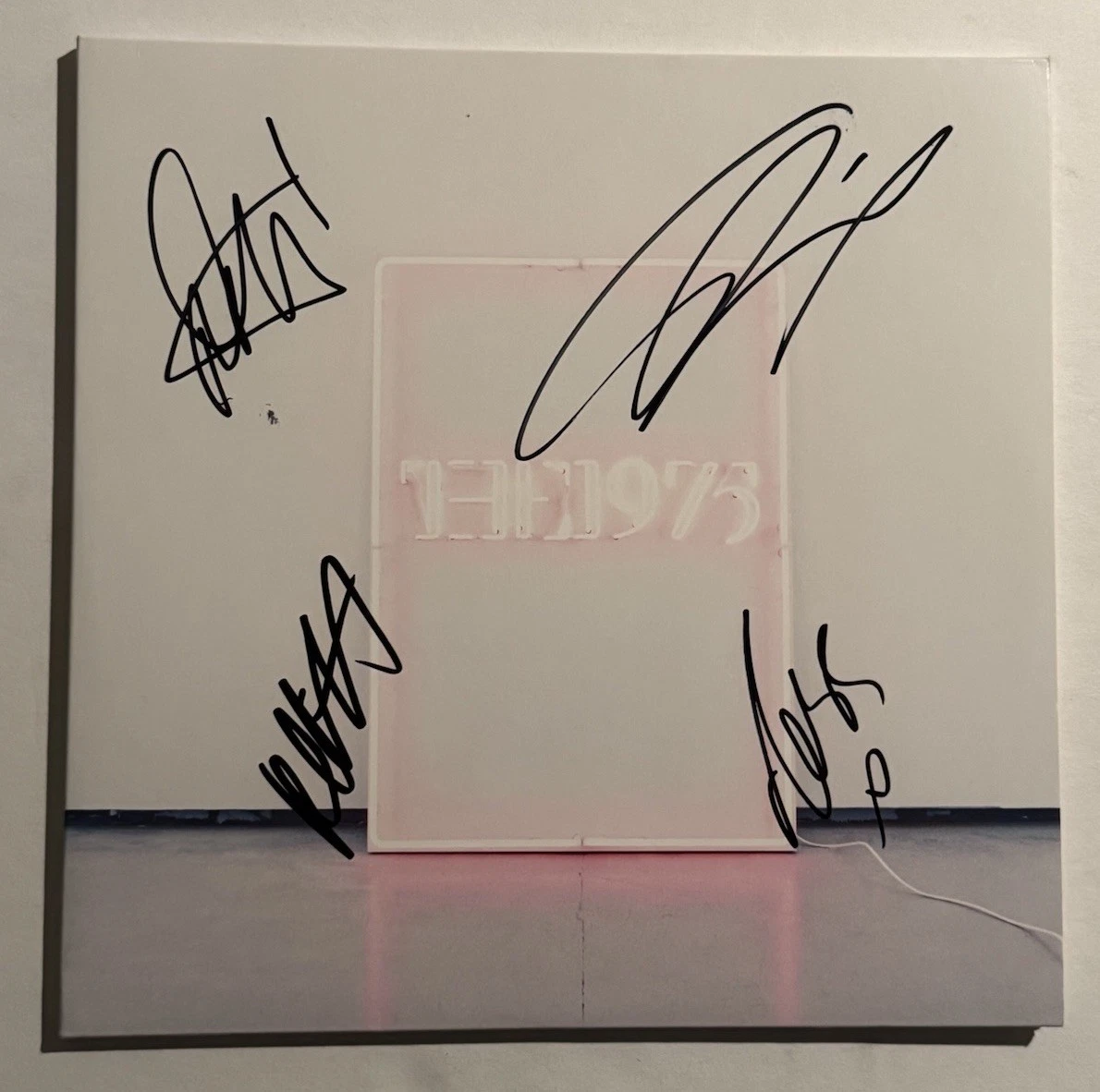 THE 1975 FULL BAND SIGNED VINYL RECORD ALBUM AUTOGRAPHED MATTY HEALY RARE COA