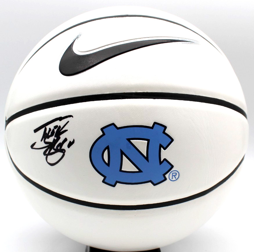 TYLER HANSBROUGH SIGNED NORTH CAROLINA TAR HEELS BASKETBALL W/BECKETT BV10250 COLLECTIBLE MEMORABILIA
