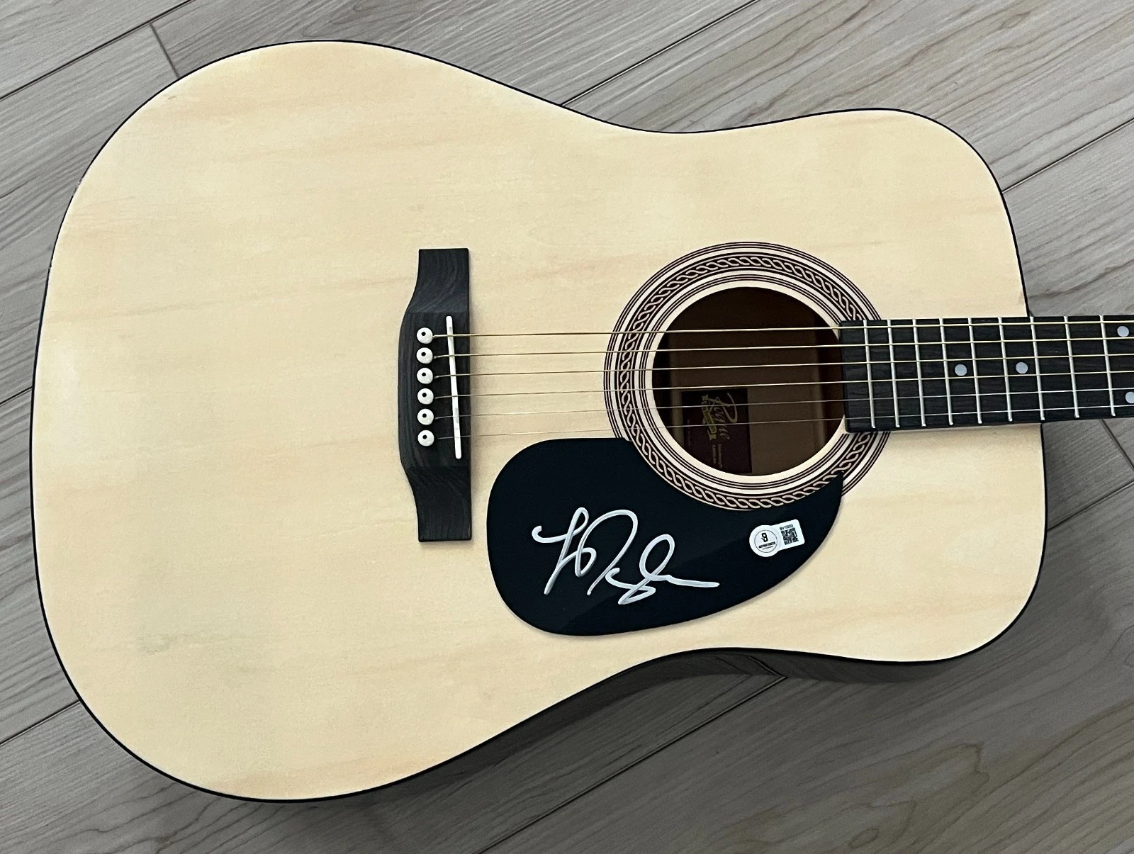 LAUREN DAIGLE SIGNED AUTOGRAPH 41