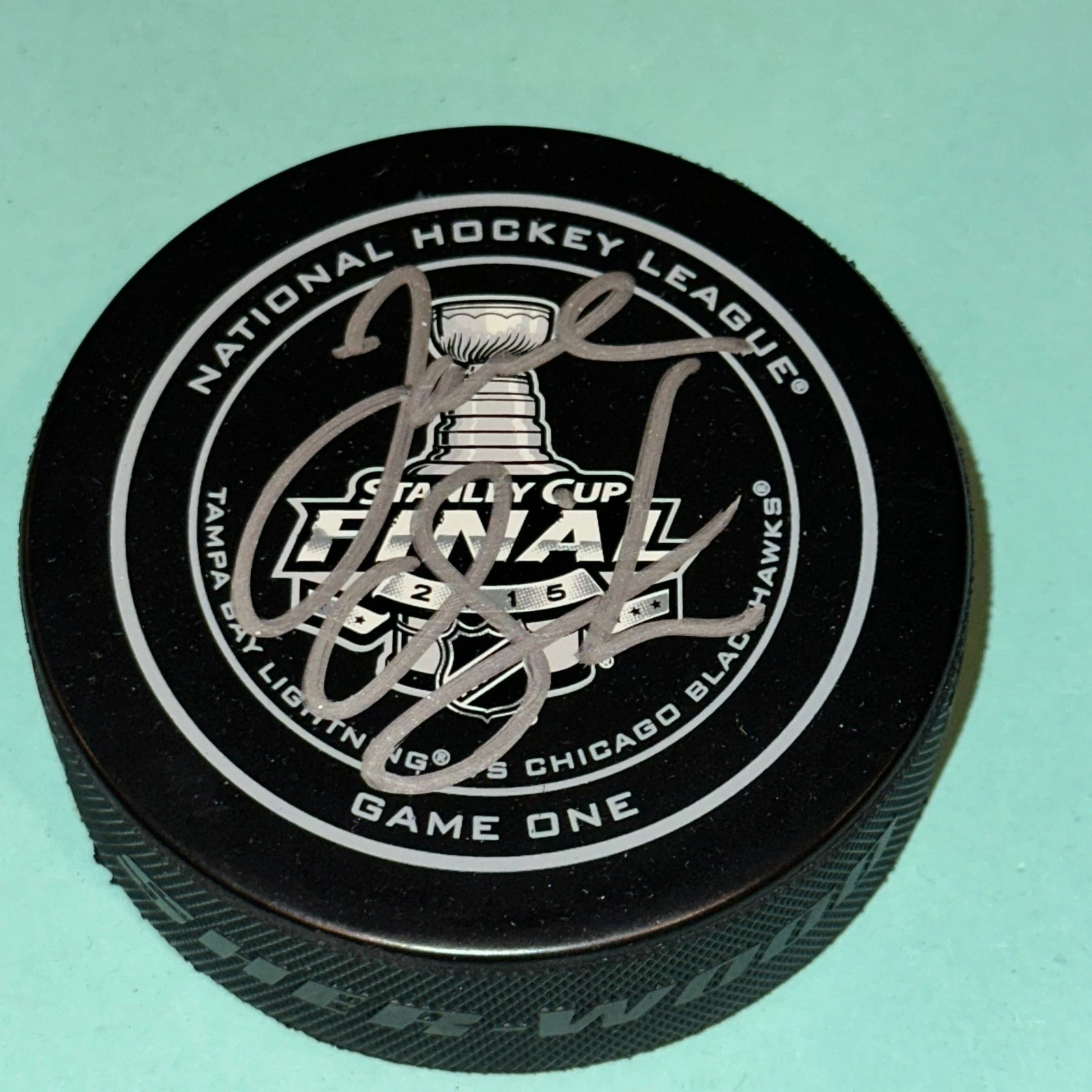 JOEL QUENNEVILLE Signed 2015 STANLEY CUP FINAL Official GAME Puck Beckett (BAS)