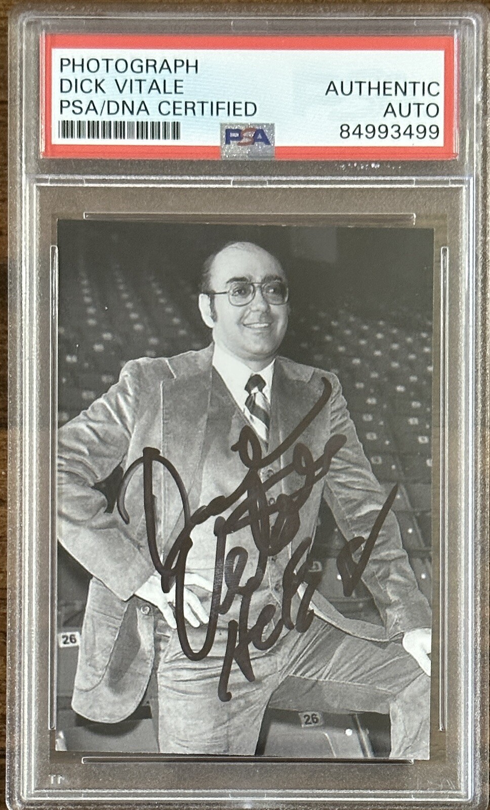 NCAA ANNOUNCER DICK VITALE ESPN SIGNED PHOTOGRAPH PSA DNA AUTOGRAPH PICTURE HOF