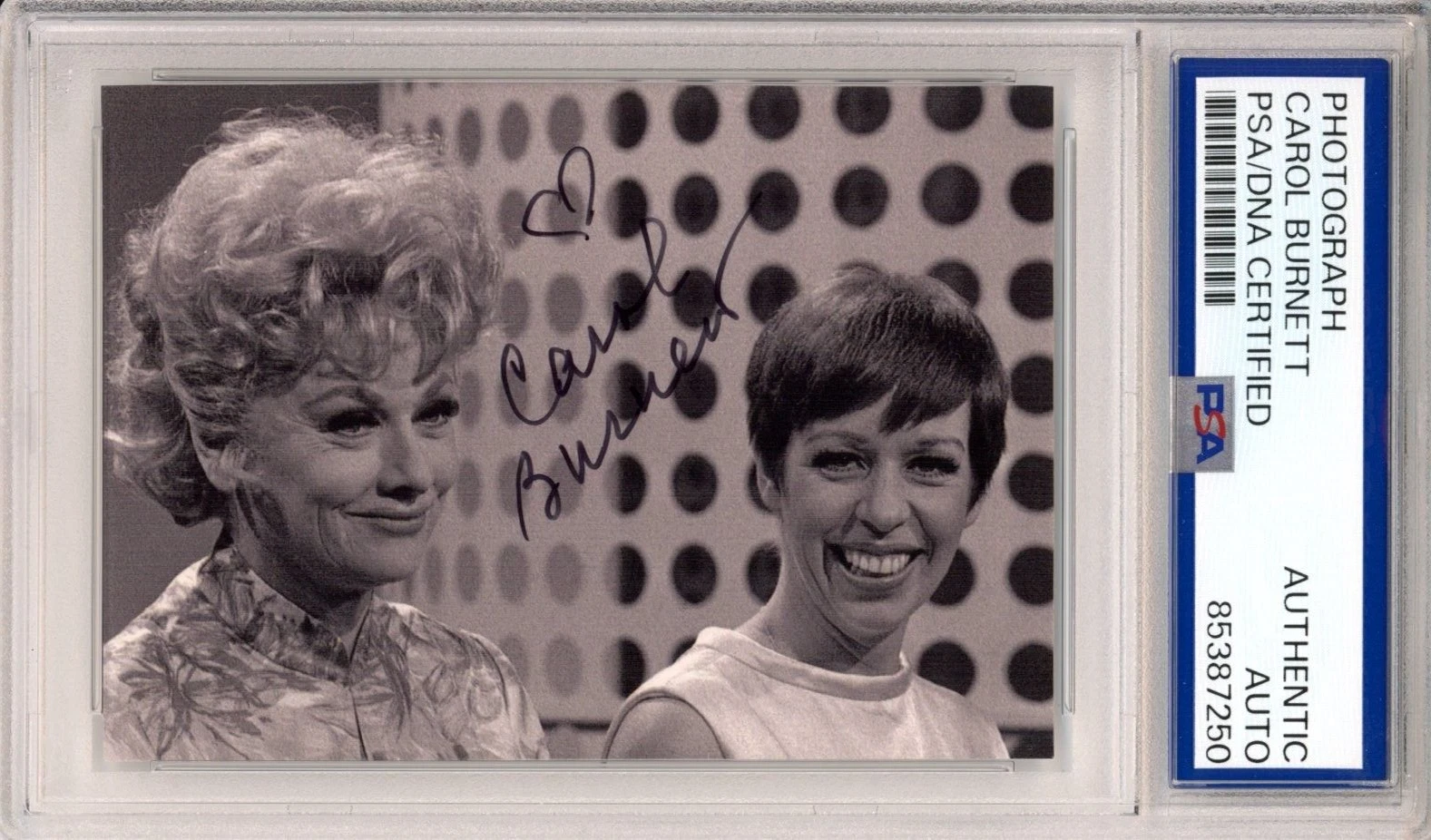CAROL BURNETT SIGNED BLACK & WHITE PICTURE PHOTOGRAPH PSA DNA COA AUTOGRAPHED