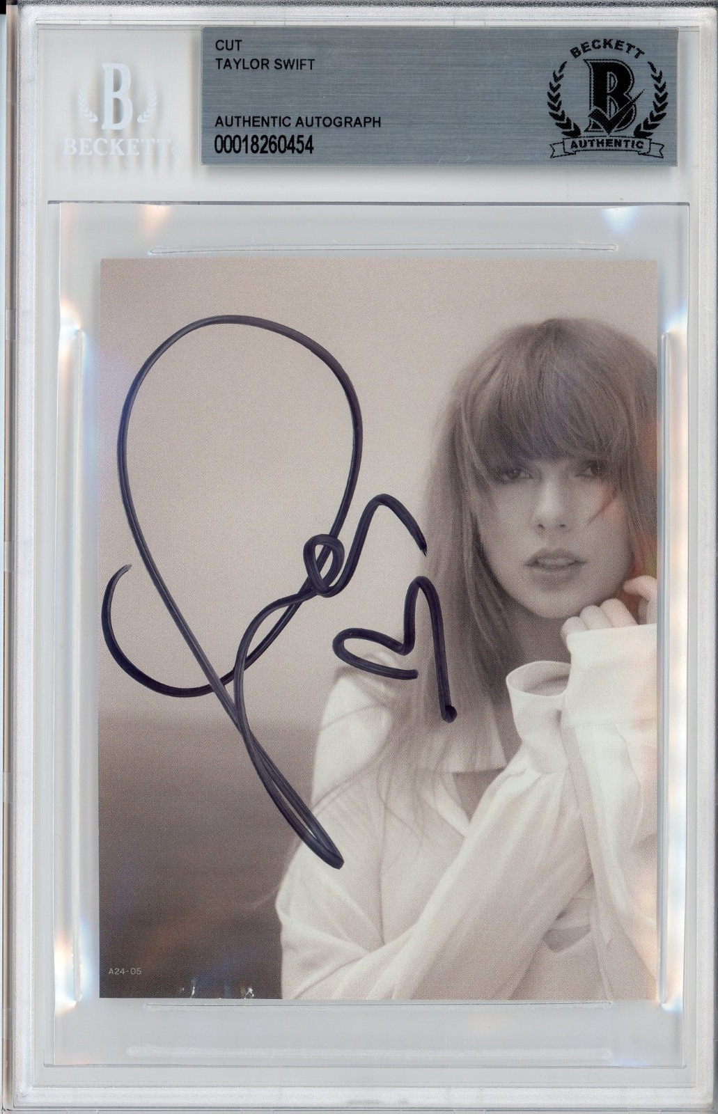 TAYLOR SWIFT SIGNED WOW! HEART SIGNATURE TTPD PHOTOGRAPH PICTURE BAS Beckett COA