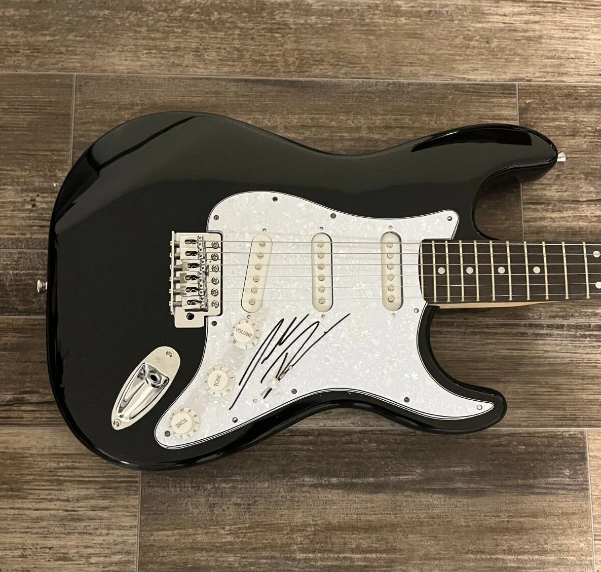 * JORDAN DAVIS * signed electric guitar * BUY DIRT * COA * 1