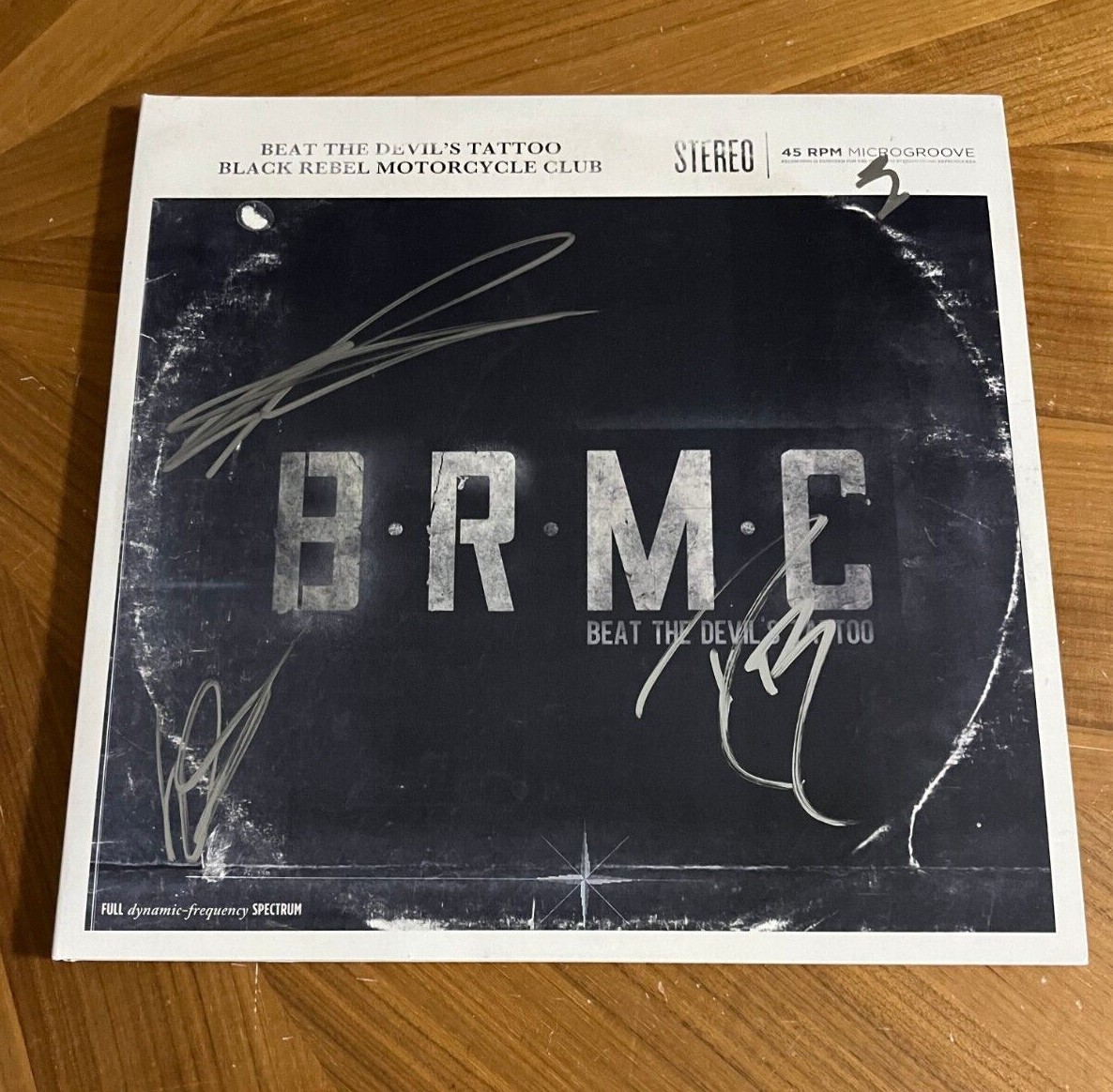 * BLACK REBEL MOTORCYCLE CLUB * signed album * BEAT THE DEVIL'S TATTOO * COA * 2