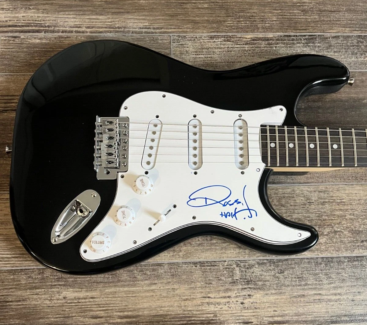 * ROSS HALFIN * signed electric guitar * PHOTOGRAPHER * KISS ACDC METALLICA * 2