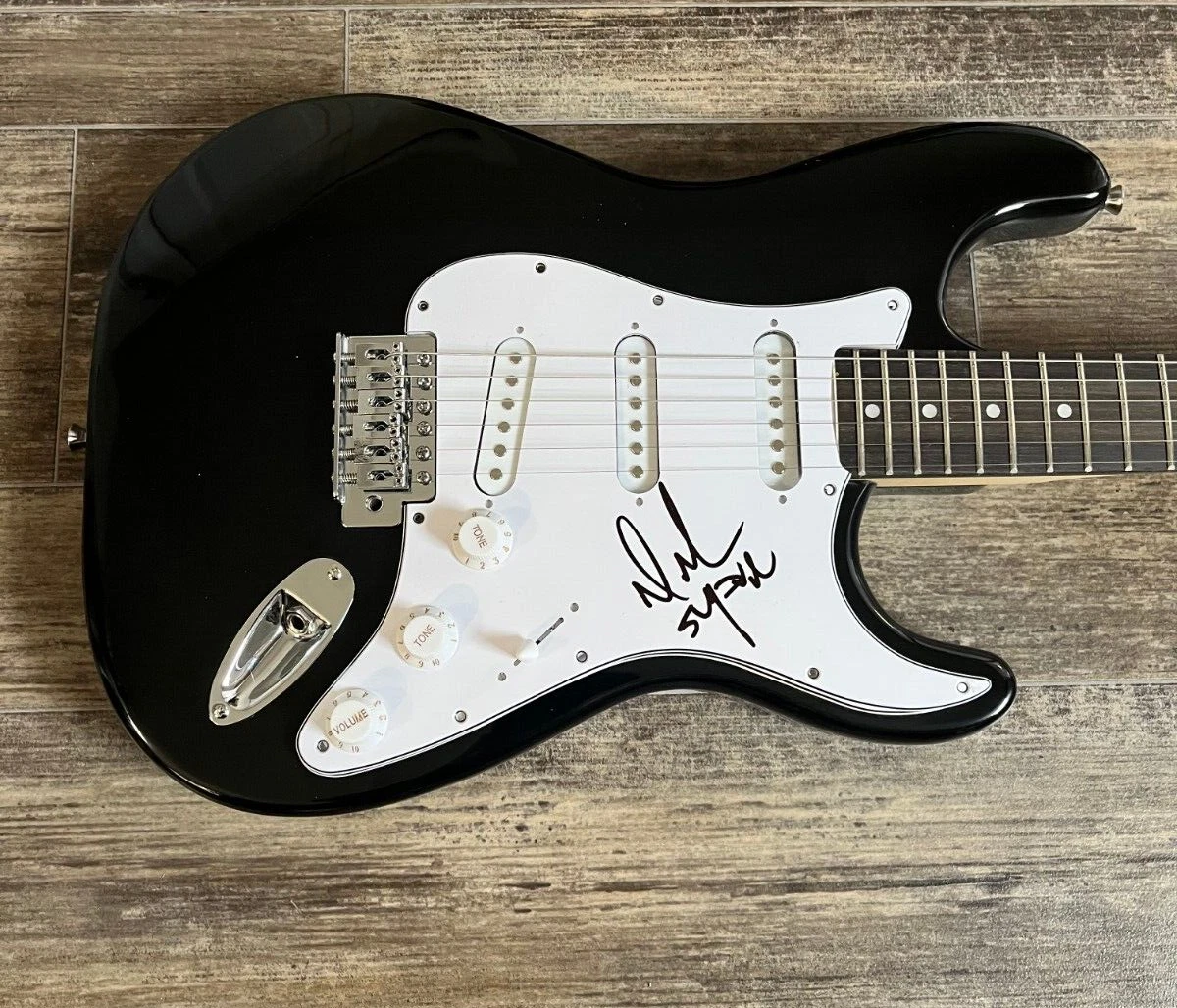 * MARK MCGRATH * signed electric guitar * SUGAR RAY * 1