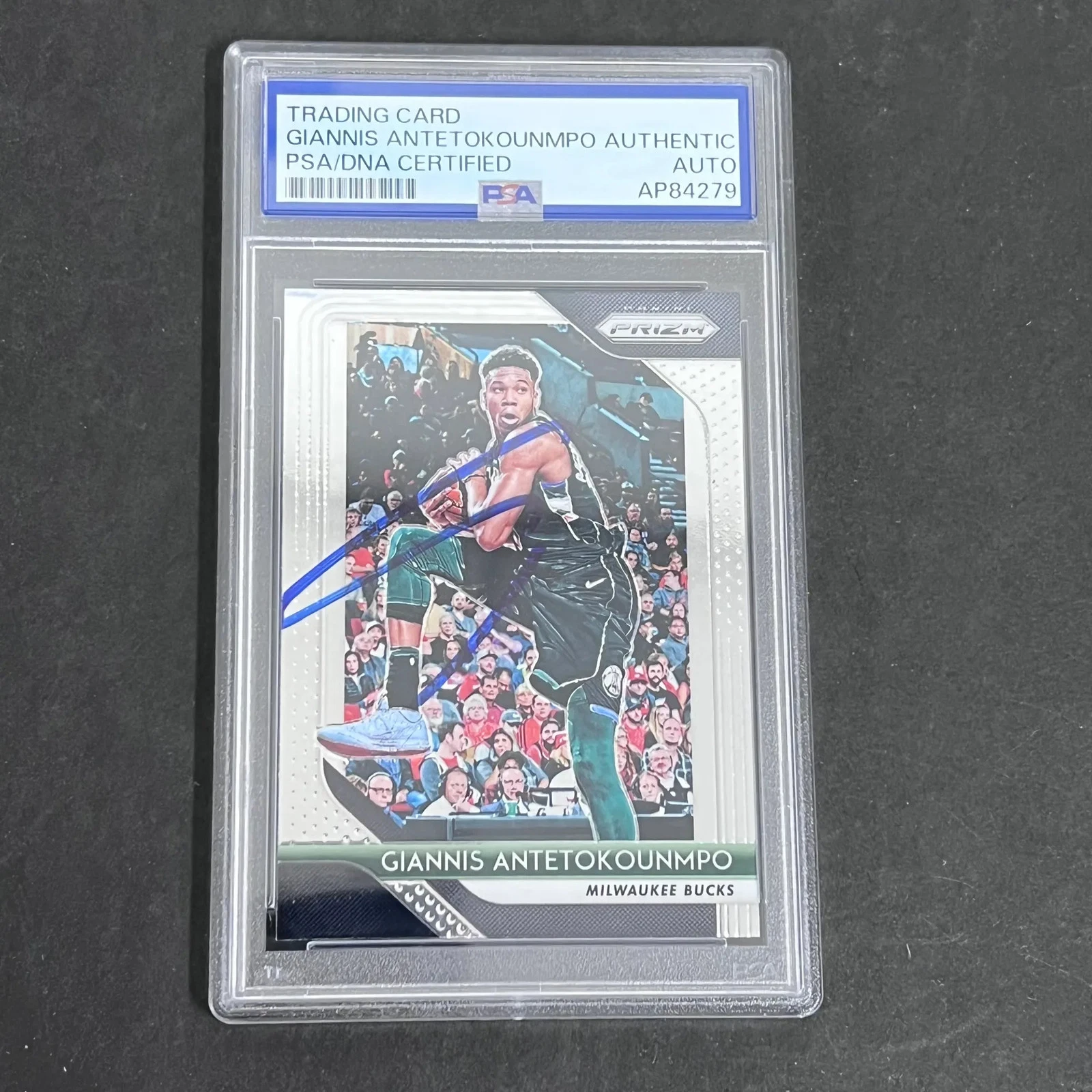 2018 Giannis Antetokounmpo Panini Prizm#296 Signed Card PSA Autographed