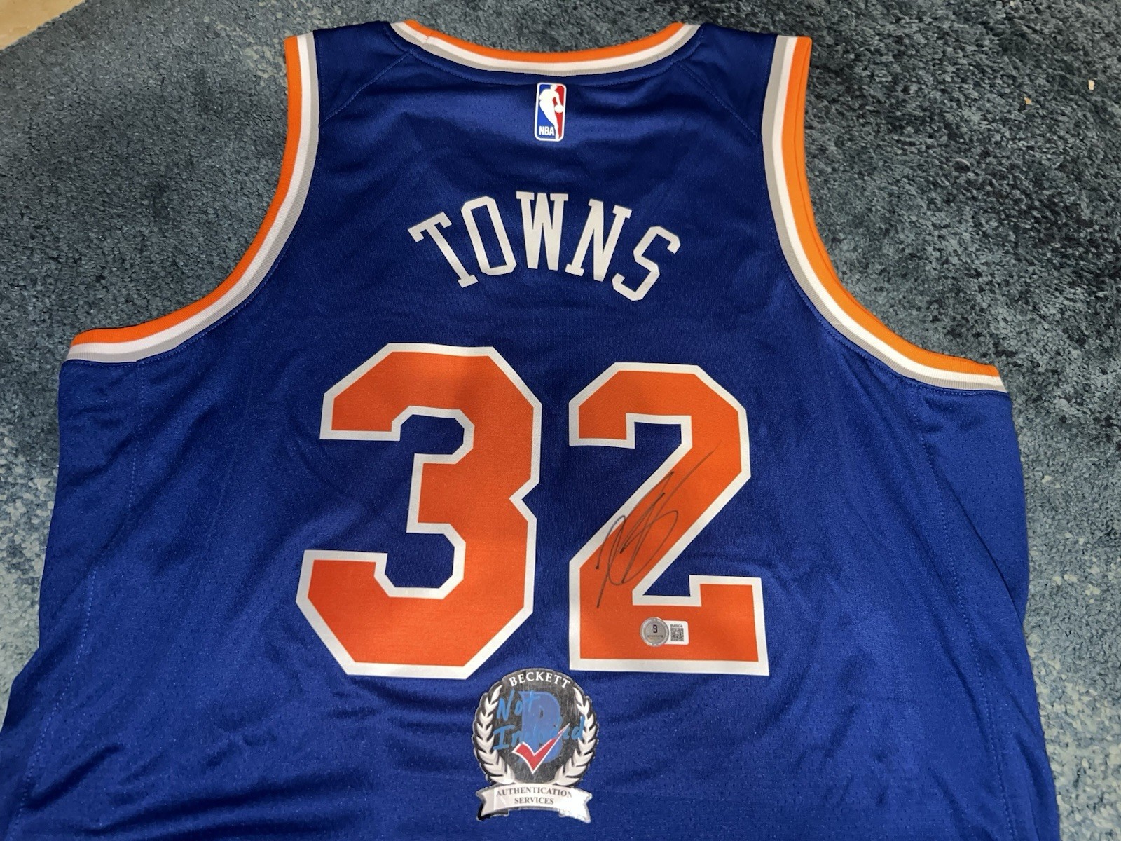 Karl-Anthony Towns Signed New York Knicks Jersey Legend Superstar Beckett #2