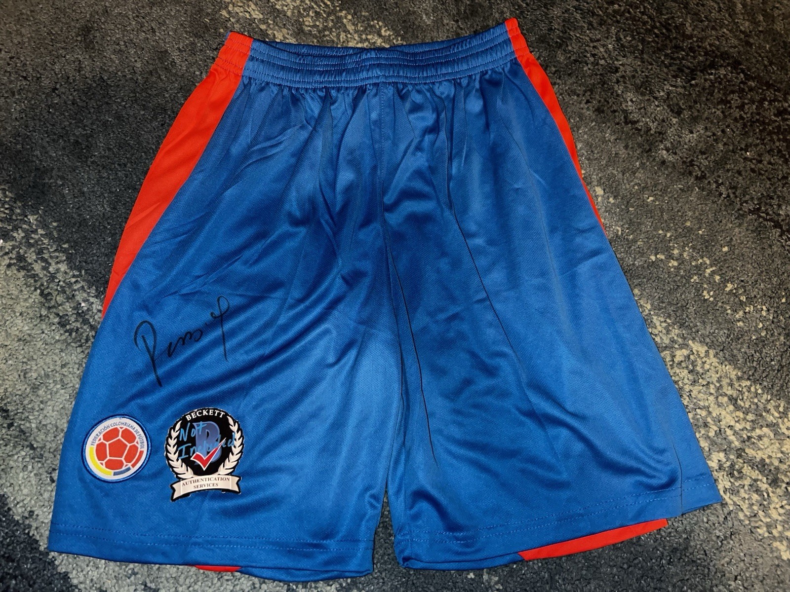 Pibe Carlos Valderrama Signed Official Columbia Soccer Shorts Legend Beckett