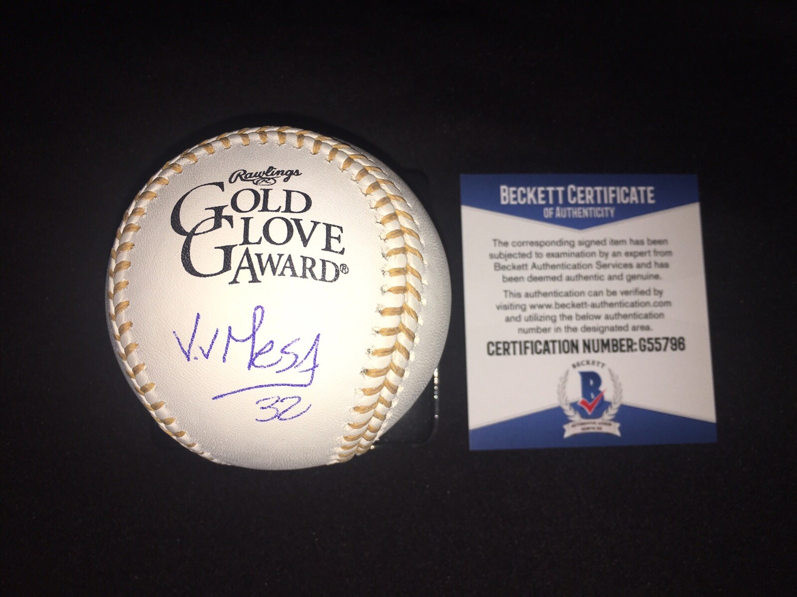 Victor Victor Mesa Signed Official Gold Glove Baseball Miami Marlins Beckett