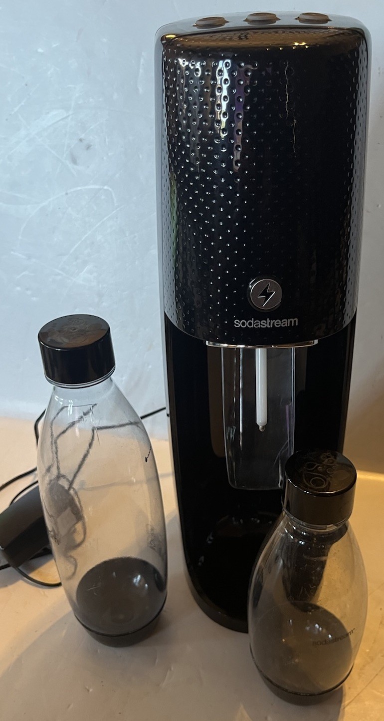 SodaStream One Touch Sparkling Water Maker Fizzy Spirit w/ 2 Bottles