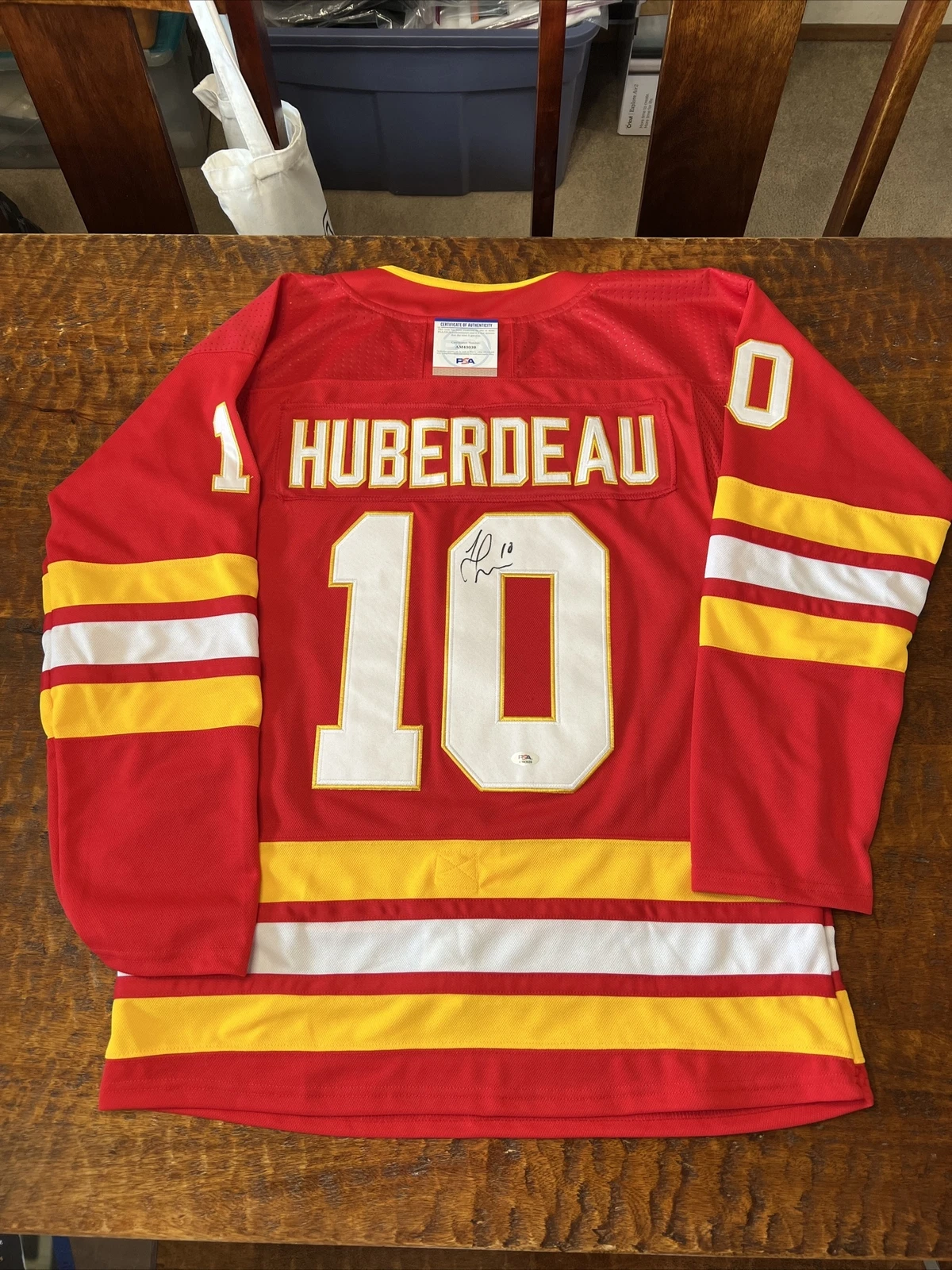 Jonathan Huberdeau Signed Calgary Flames Jersey Psa/Dna Coa Autographed