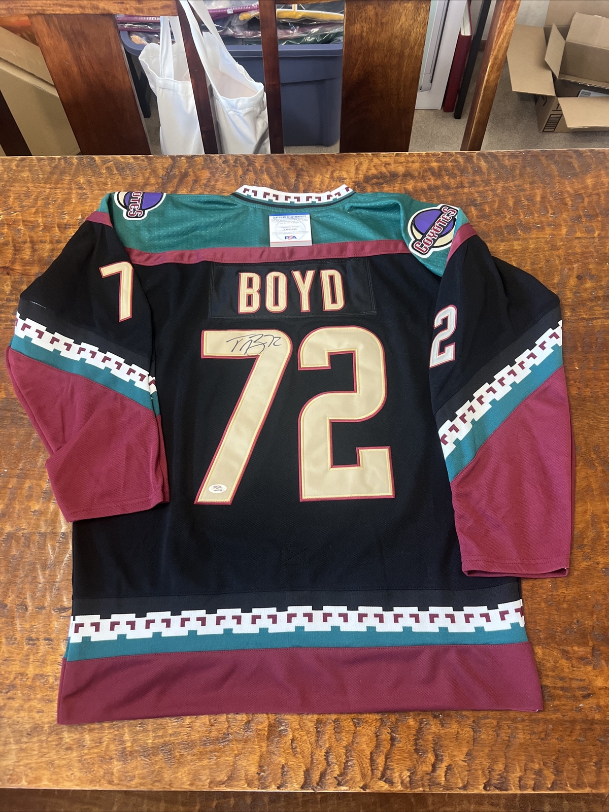 Travis Boyd Signed Arizona Coyotes Jersey Psa/Dna Coa Autographed Hockey