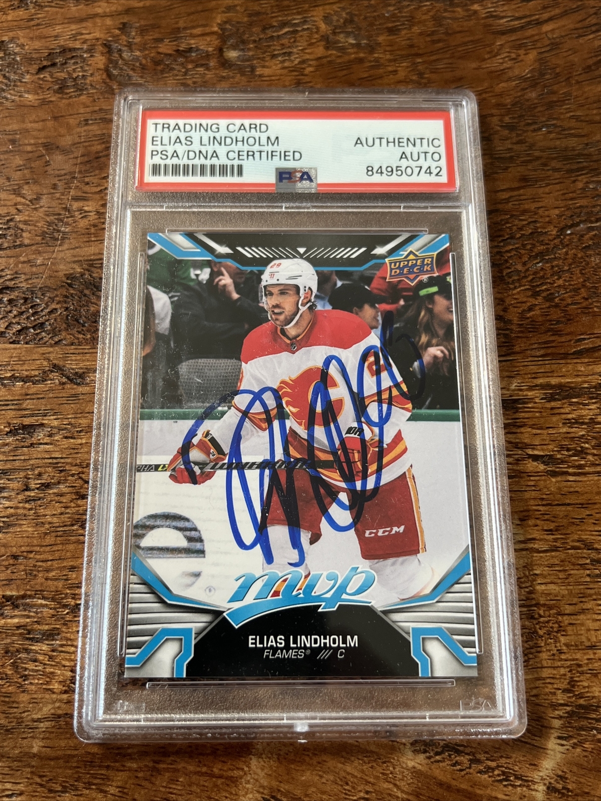 Elias Lindholm IP Signed Upper Deck Card Psa Dna Coa Slab Autographed Flames
