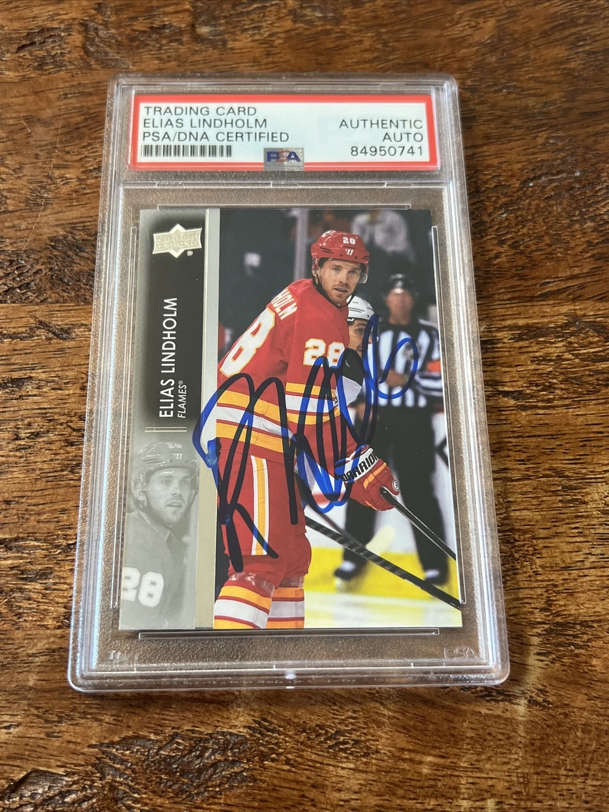 Elias Lindholm IP Signed Upper Deck Card Psa Dna Coa Slab Autographed Flames