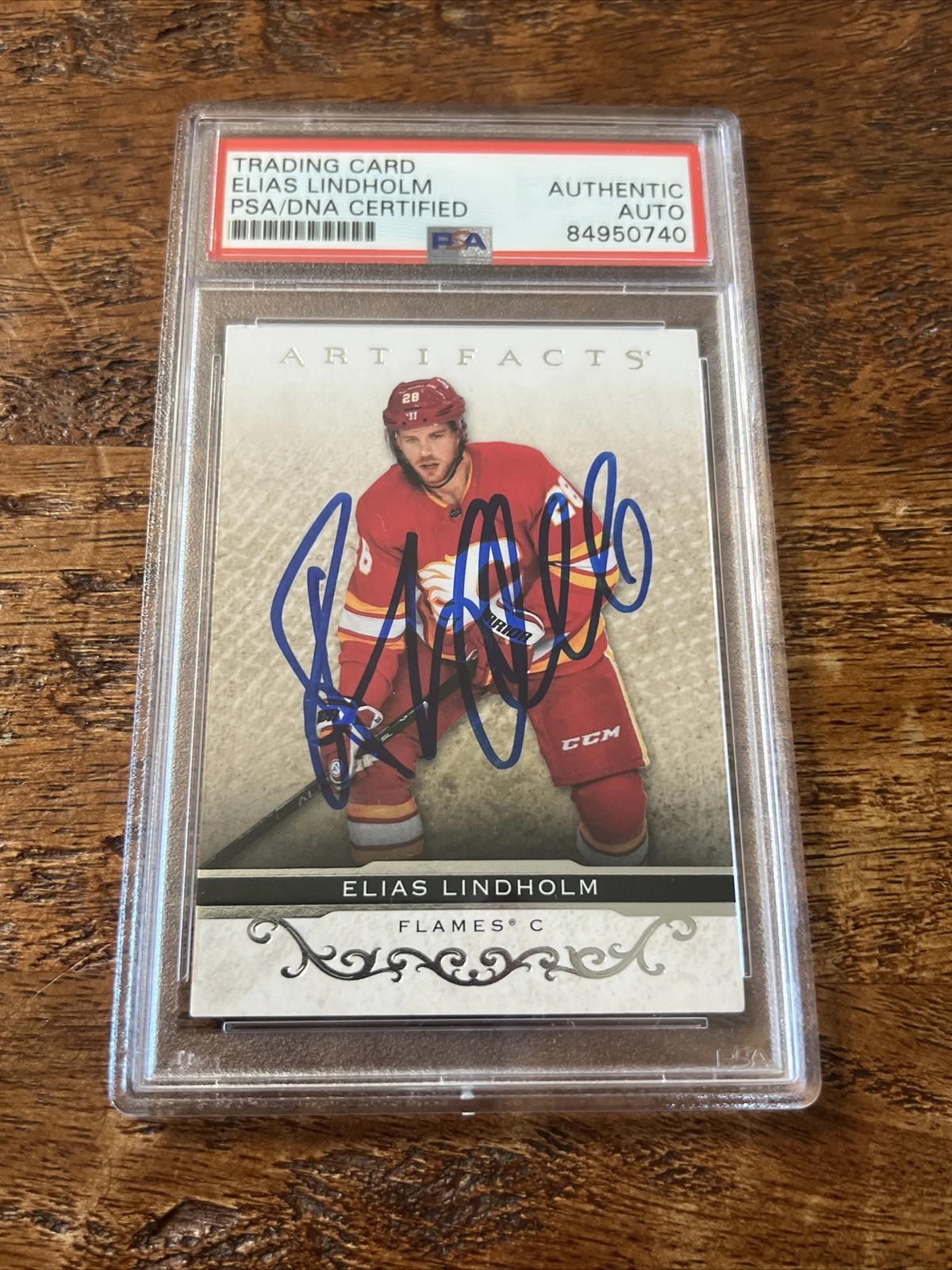 Elias Lindholm IP Signed UD Artifacts Card Psa Dna Coa Slab Autographed Flames