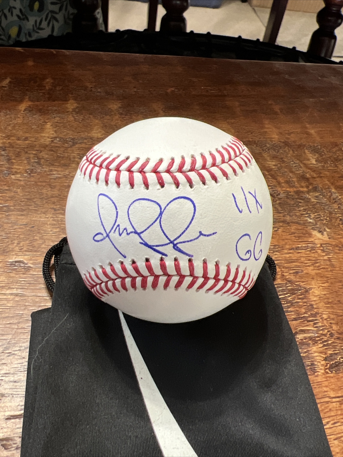 Omar Vizquel Signed Major League Baseball JSA Coa Mariners Giants Autographed