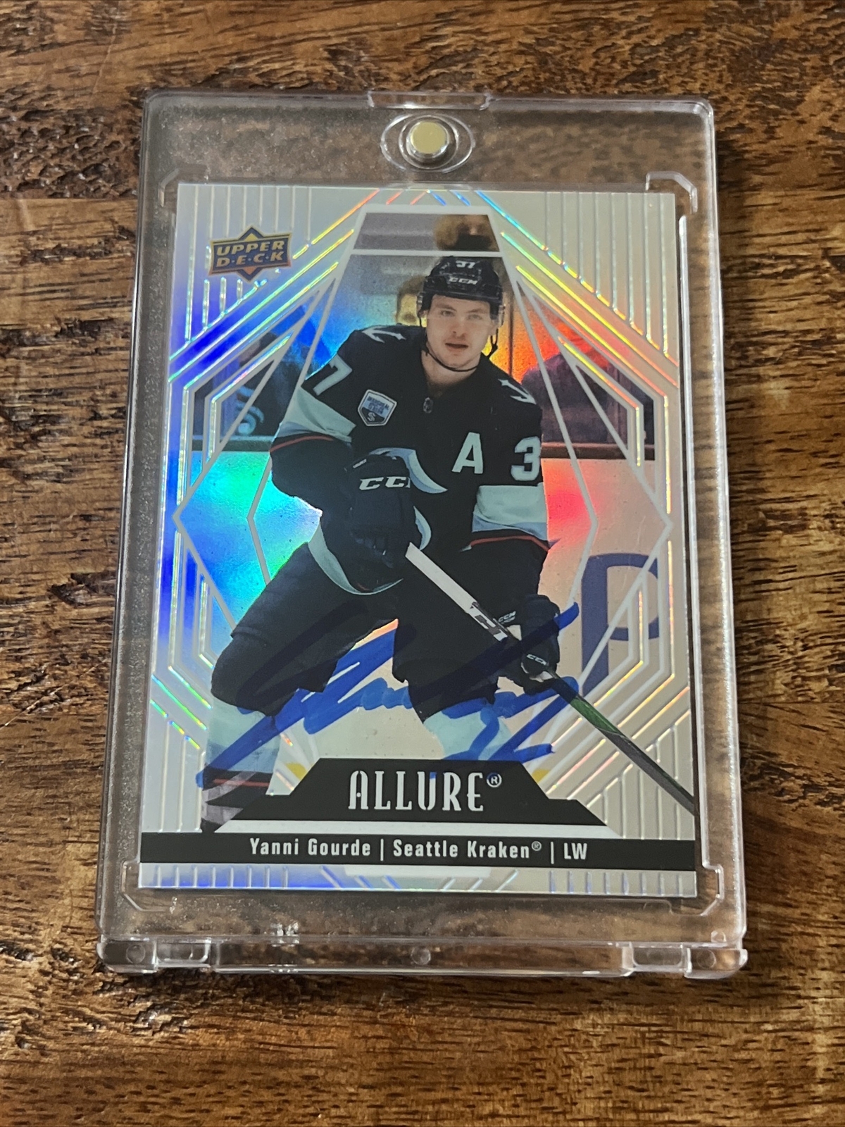 Yanni Gourde IP Signed Upper Deck Allure Card Psa Dna Autographed Kraken