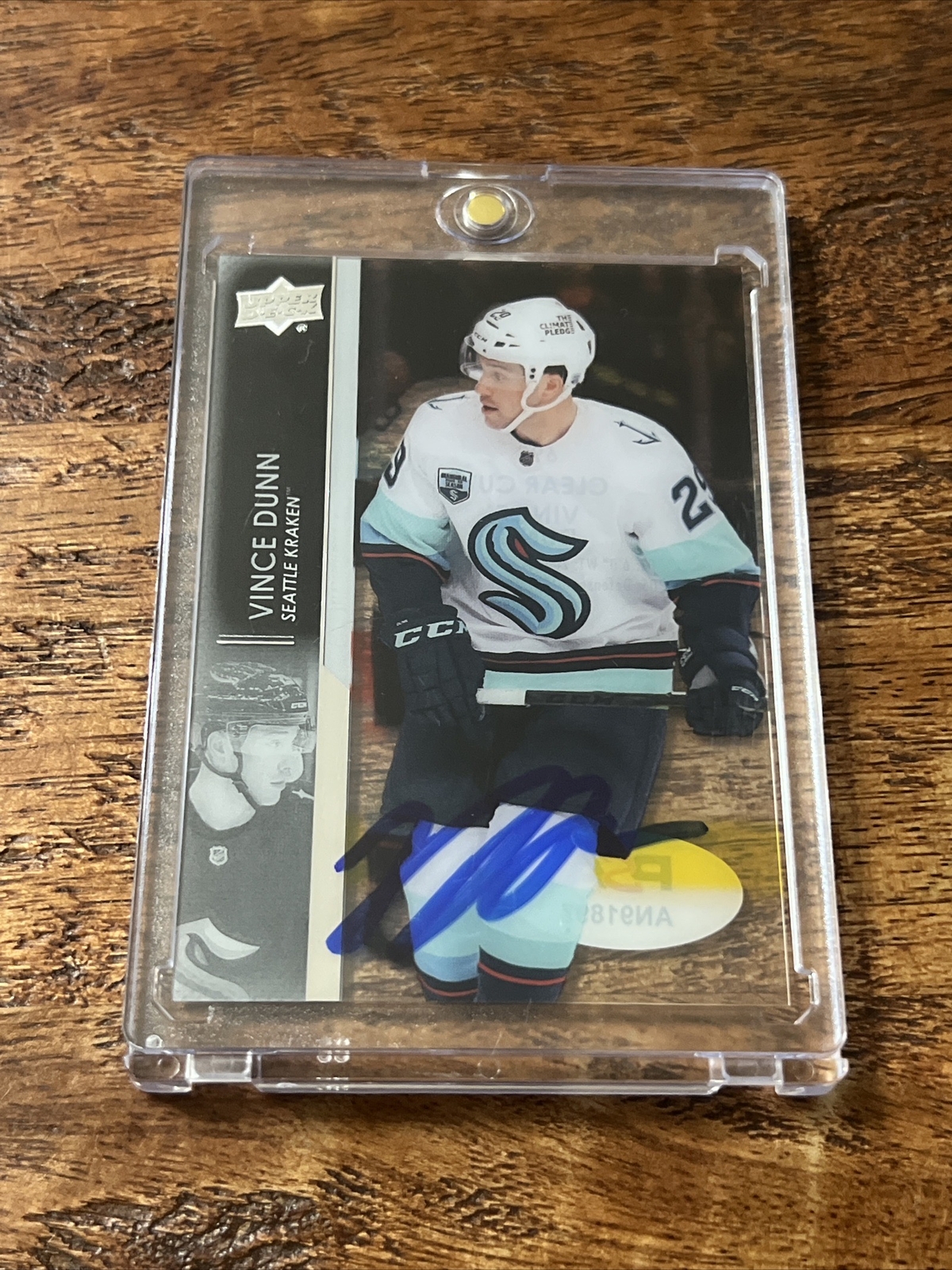 Vince Dunn IP Signed Upper Deck Clear Cut Card Psa Dna Kraken Autographed