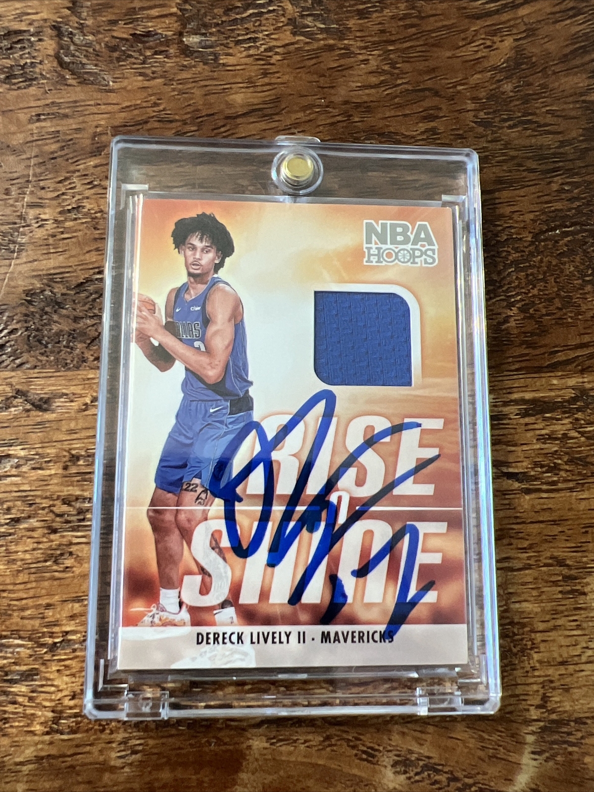 Dereck Lively II IP Signed NBA Hoops Jersey Card Psa Dna Autographed Mavericks