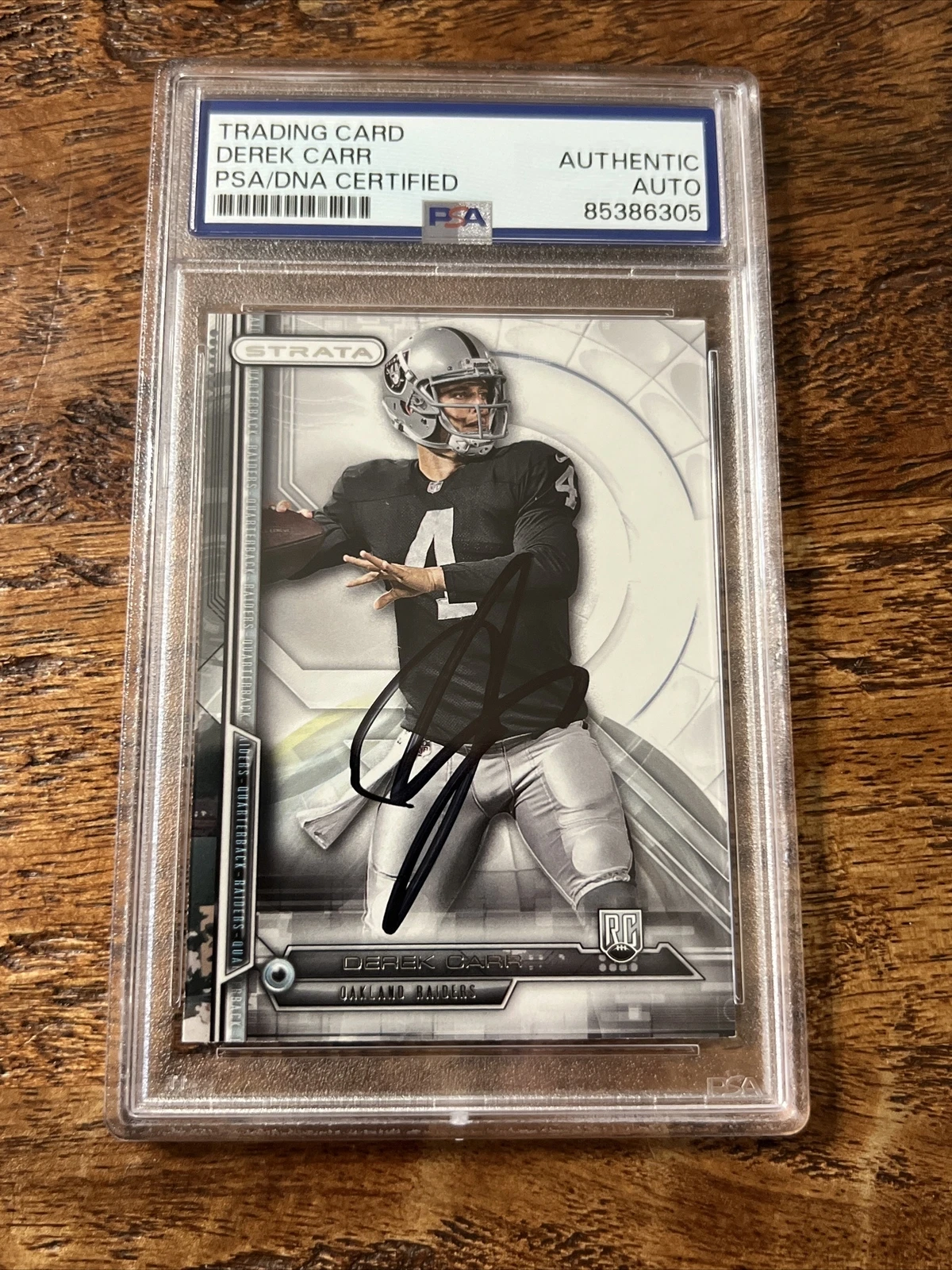 Derek Carr IP Signed Strata Rookie Card PSA DNA Coa Slab Raiders Autographed