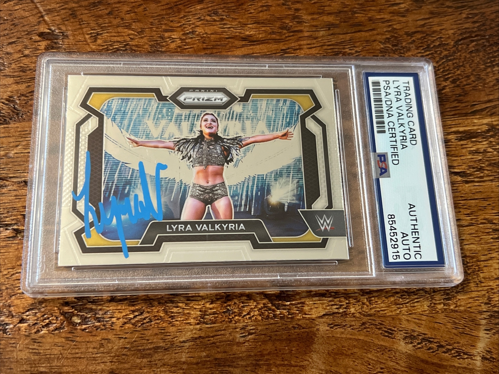 Lyra Valkyria IP Signed Prizm Card Psa Dna Coa Slab Autographed WWE
