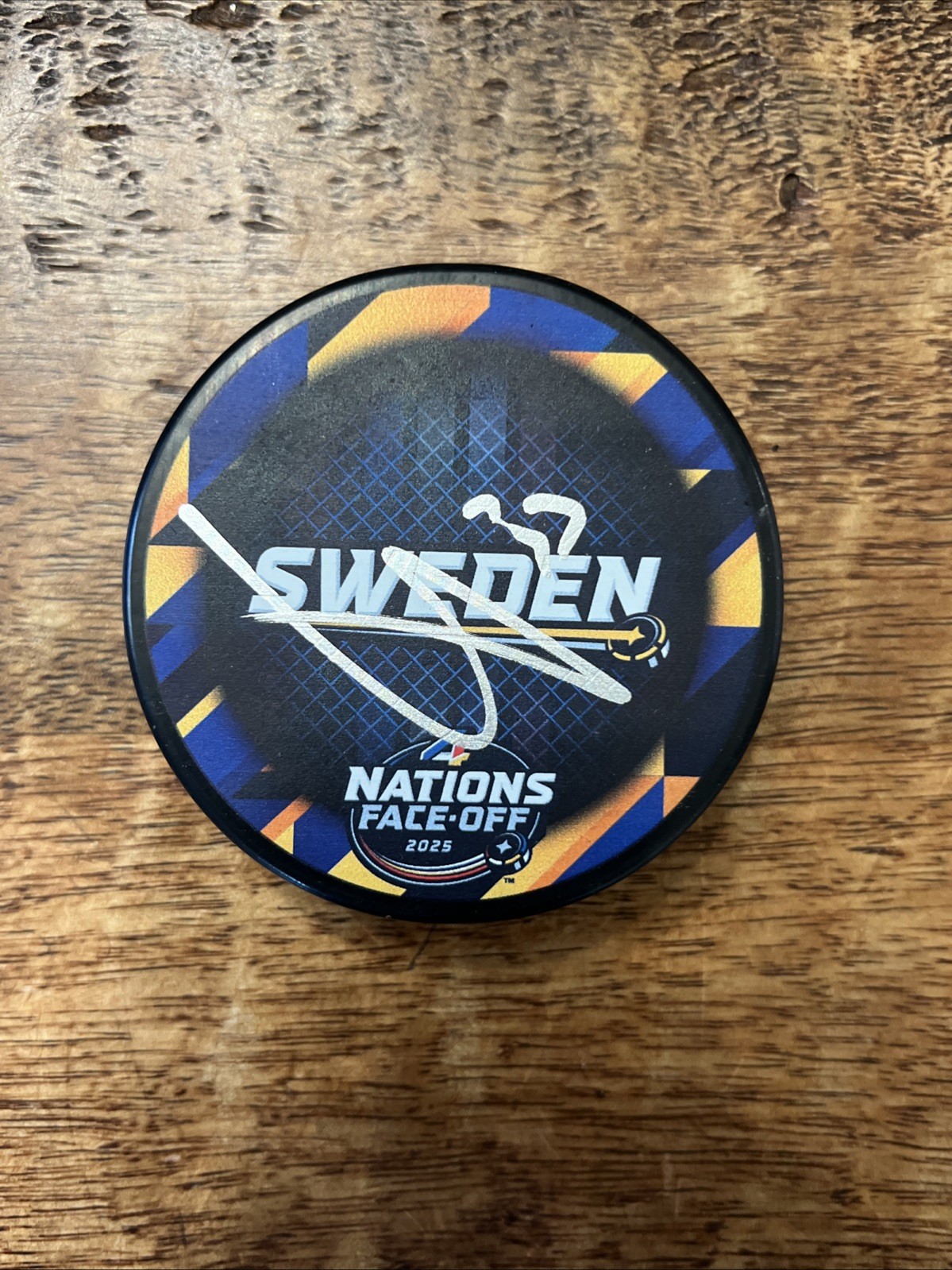 Viktor Arvidsson Signed Sweden 4 Nations Puck PSA DNA Autographed Oilers