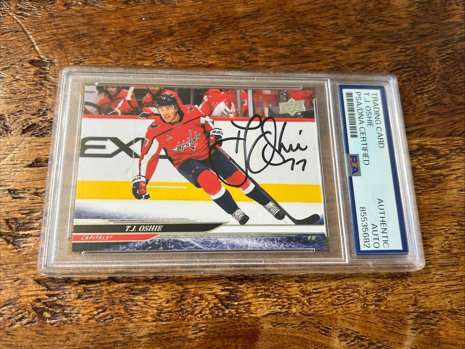 T. J. Oshie IP Signed Upper Deck Card PSA DNA Coa Slab Capitals Autographed TJ