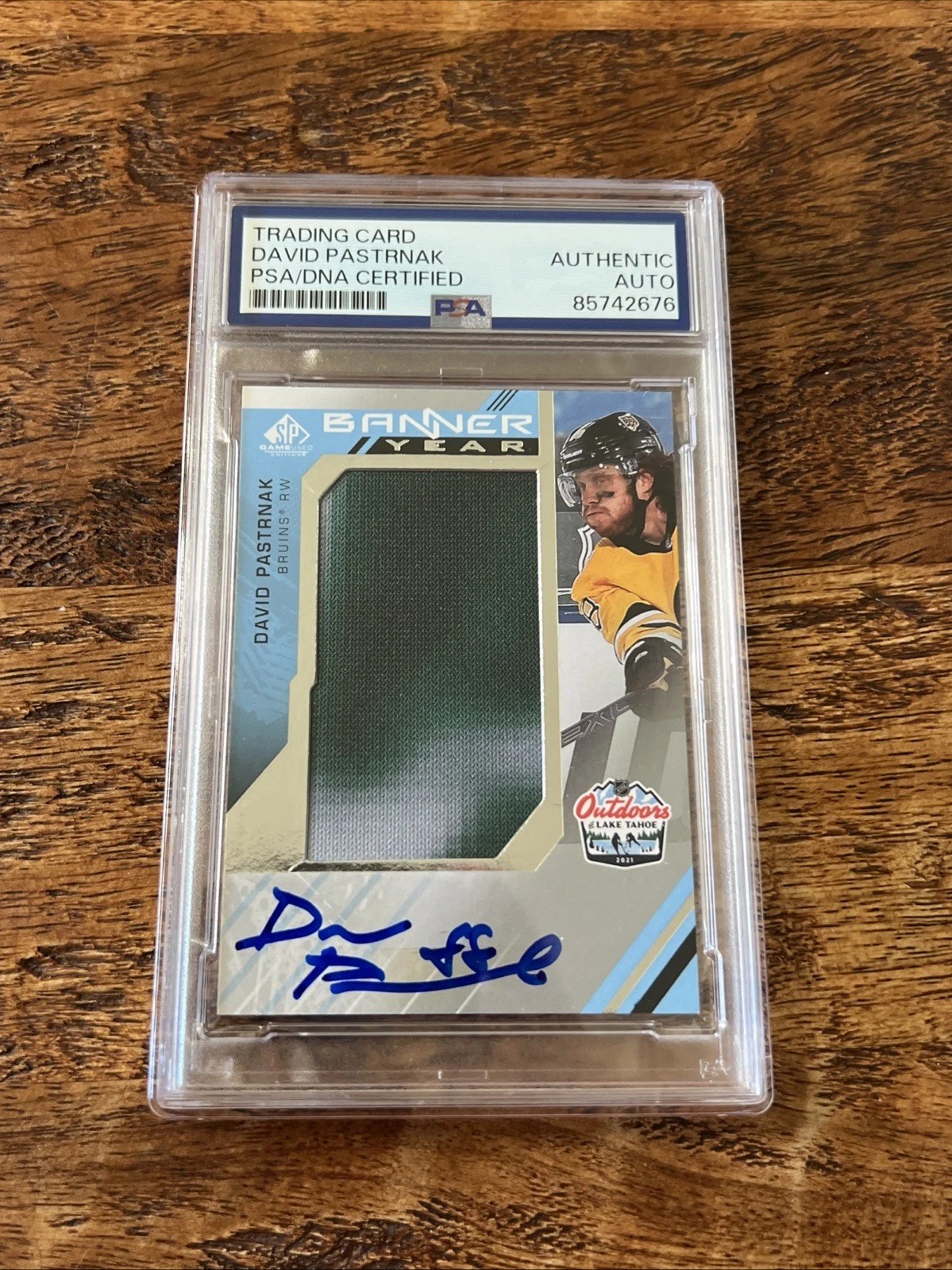 David Pastrnak IP Signed Banner Year Relic Card PSA DNA Coa Bruins Autographed