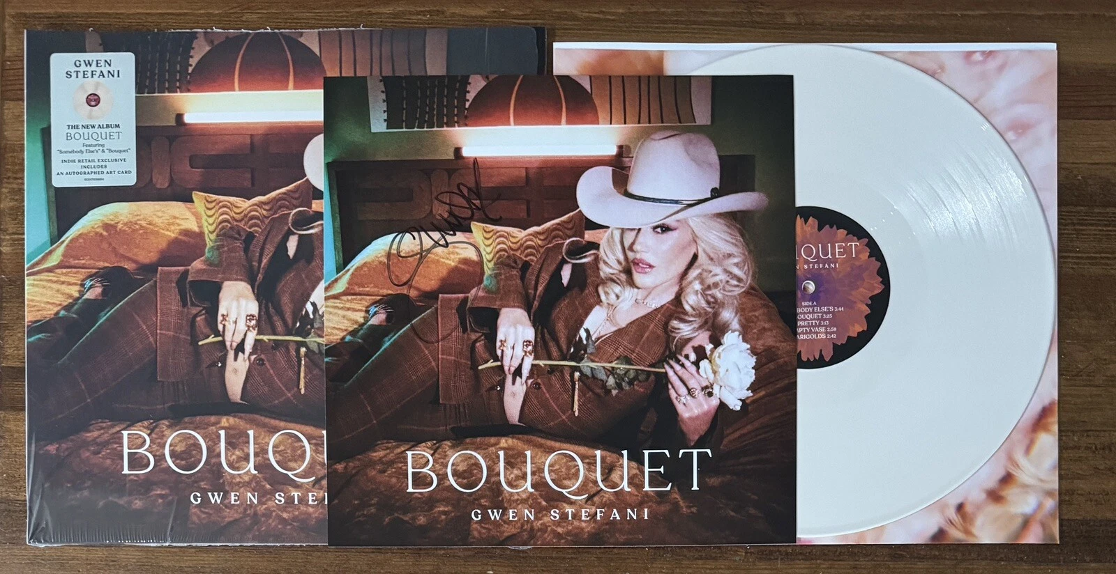 Gwen Stefani Bouquet White Vinyl & SIGNED Photograph Autographed Beckett BAS COA