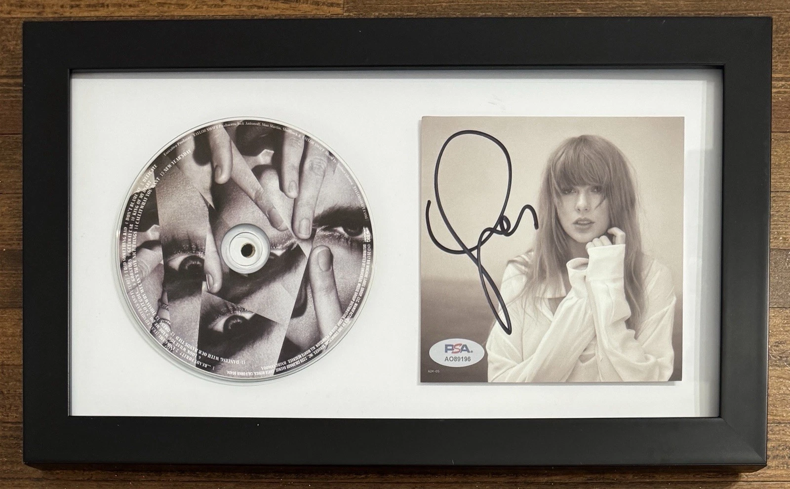 Framed TAYLOR SWIFT Reputation CD & SIGNED Autographed Photograph PSA DNA COA