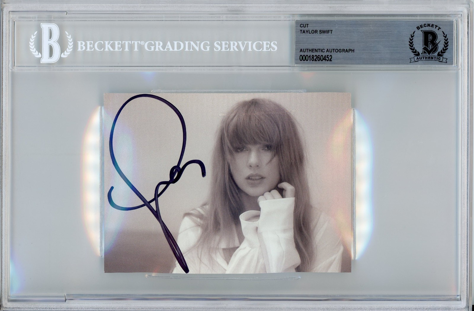 TAYLOR SWIFT SIGNED PERFECT SIGNATURE TTPD PHOTOGRAPH PICTURE BAS Beckett COA