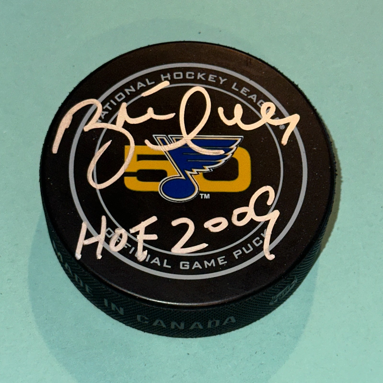 BRETT HULL Signed BLUES 50th Ann. Official GAME Puck Beckett (BAS) & HOF Inscr