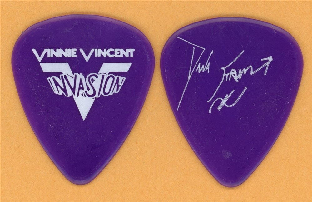 Vinnie Vincent Dana Strum KISS Vintage Guitar Pick - 1986 Invasion Tour